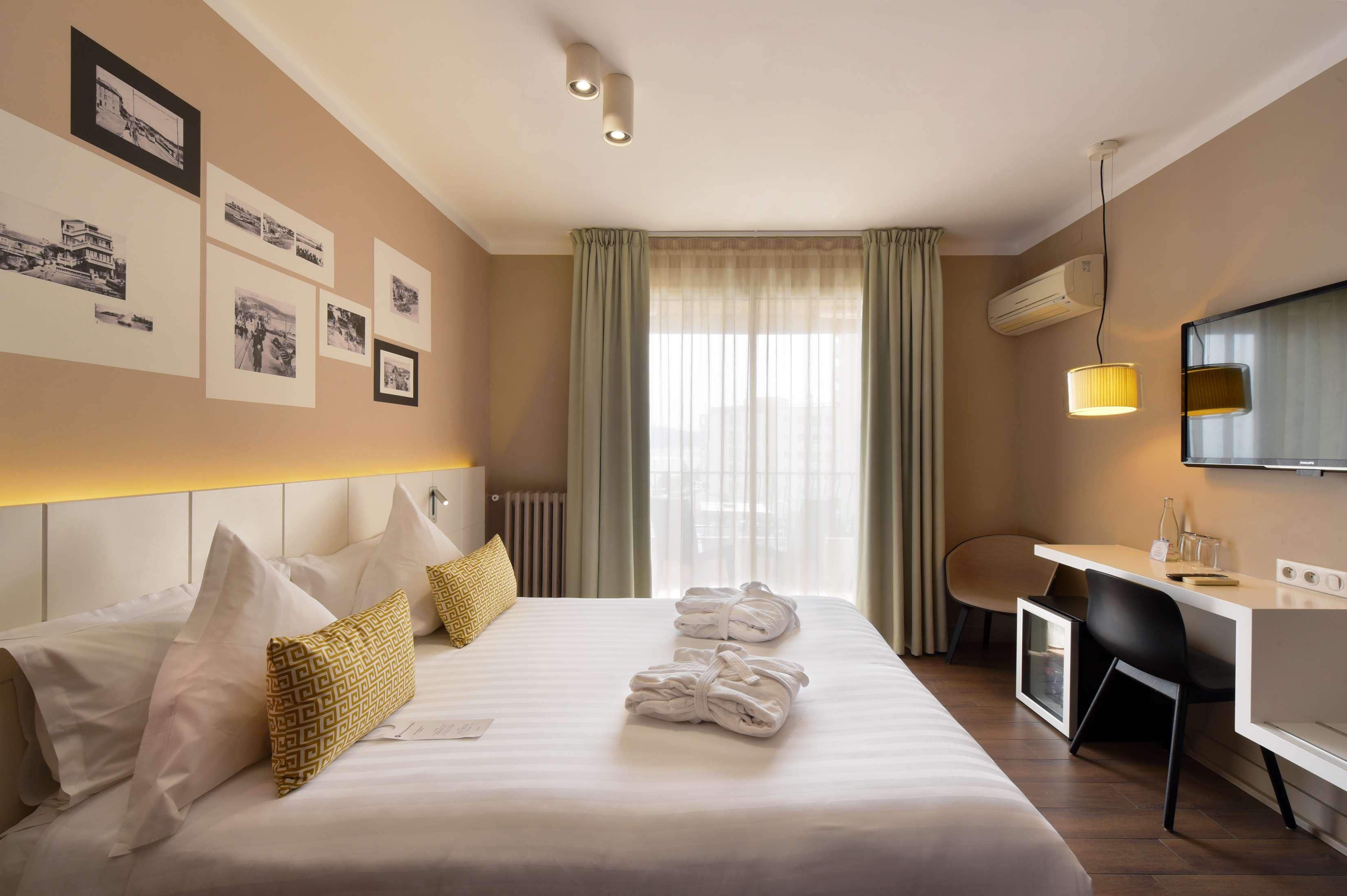 Double Queen Size Bed