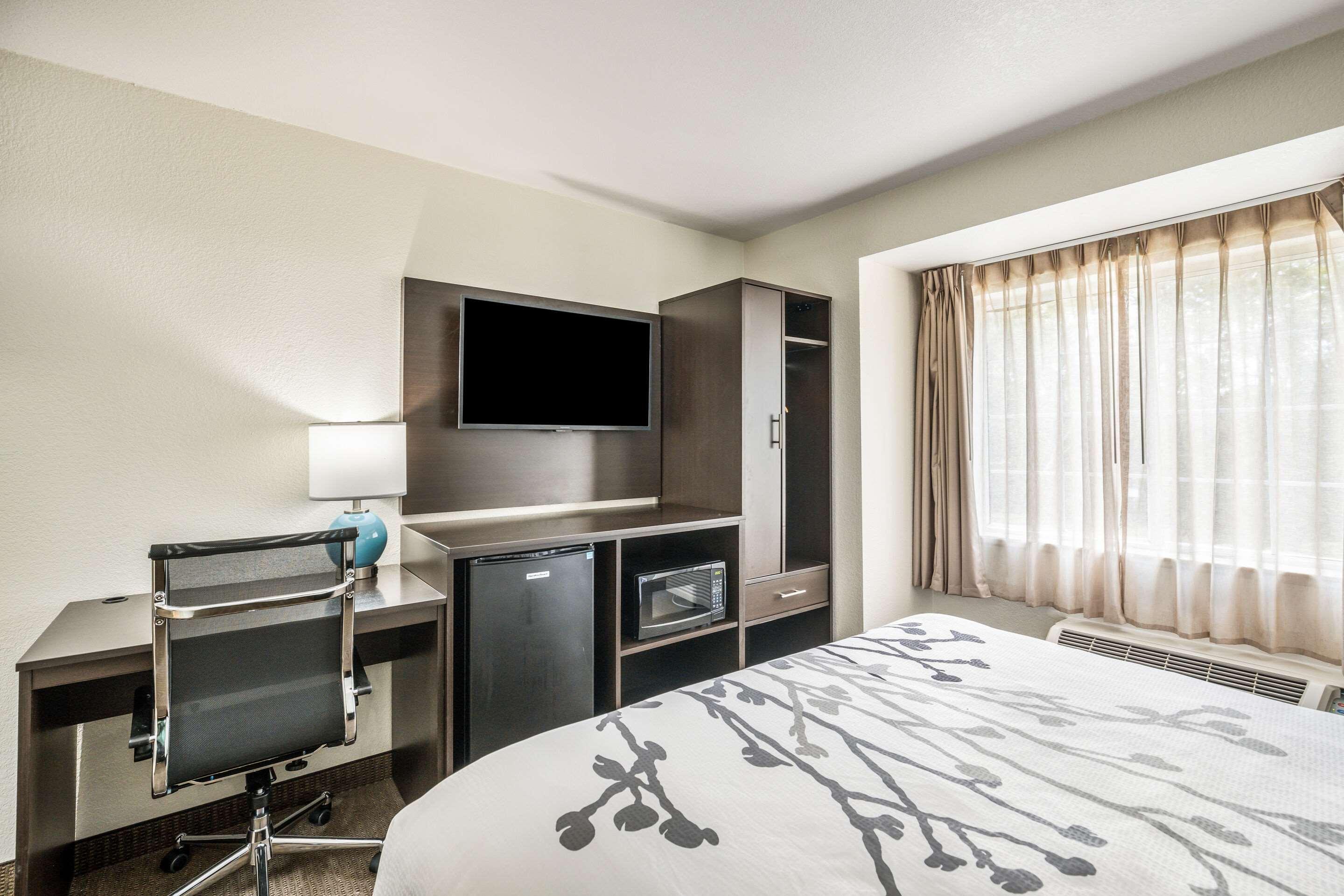 Double Queen Size Bed