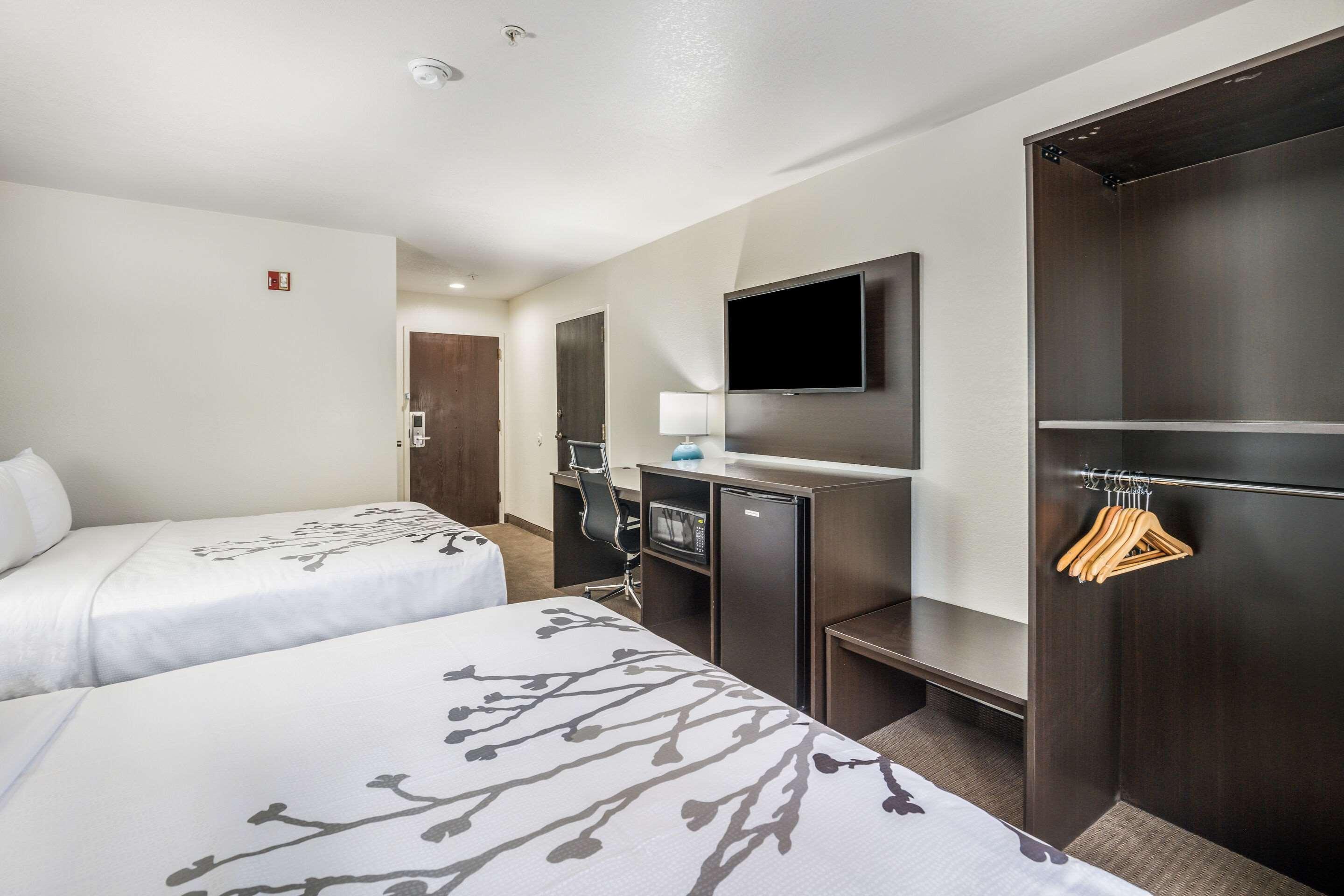 Room Accessible-two Queen Beds