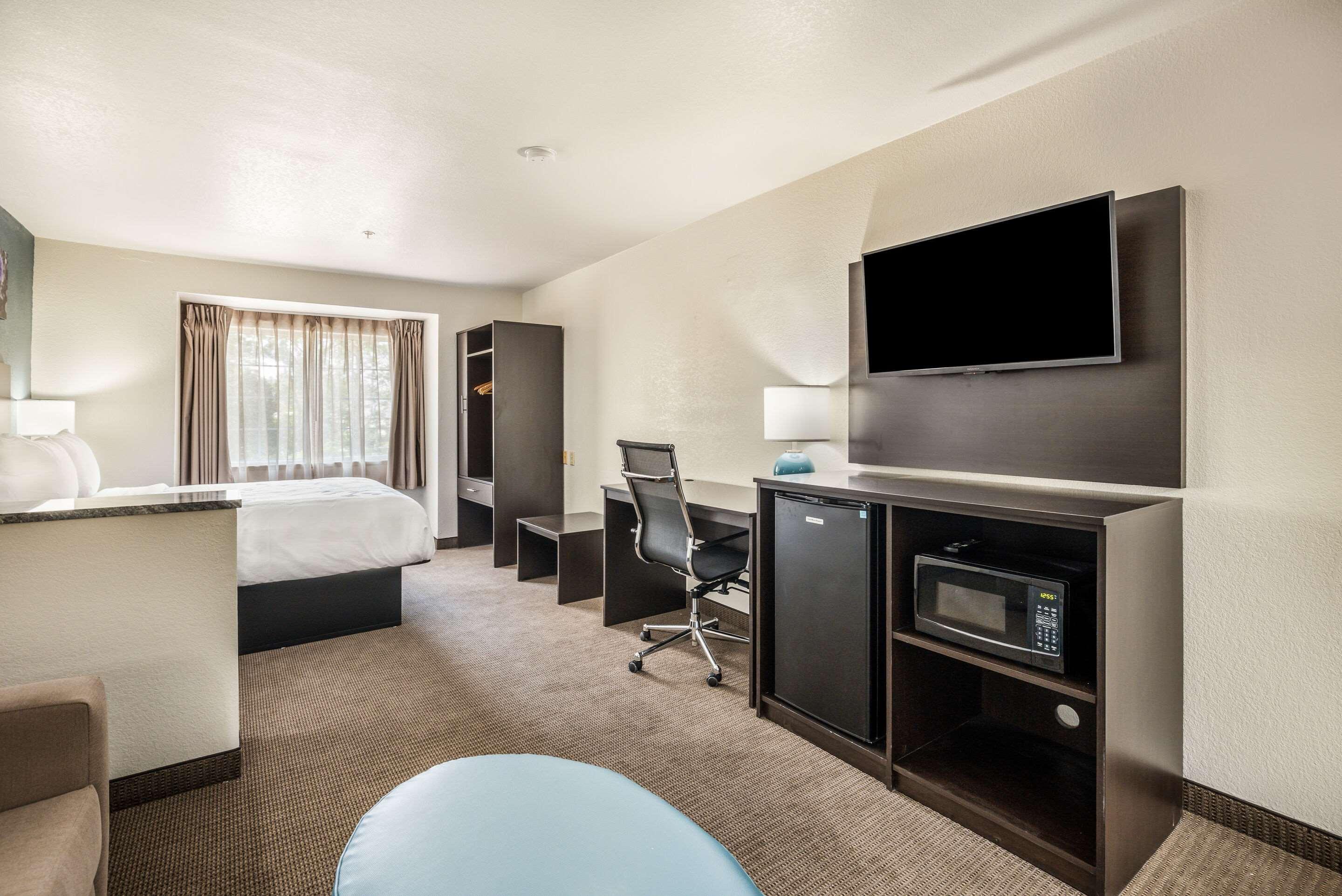 Suite Queen Size Bed