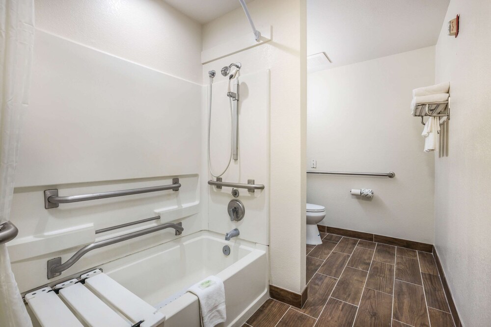 Suite Queen Bed Non Smoking