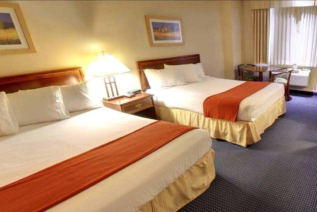 Quadruple Two Queen Beds Non Smoking