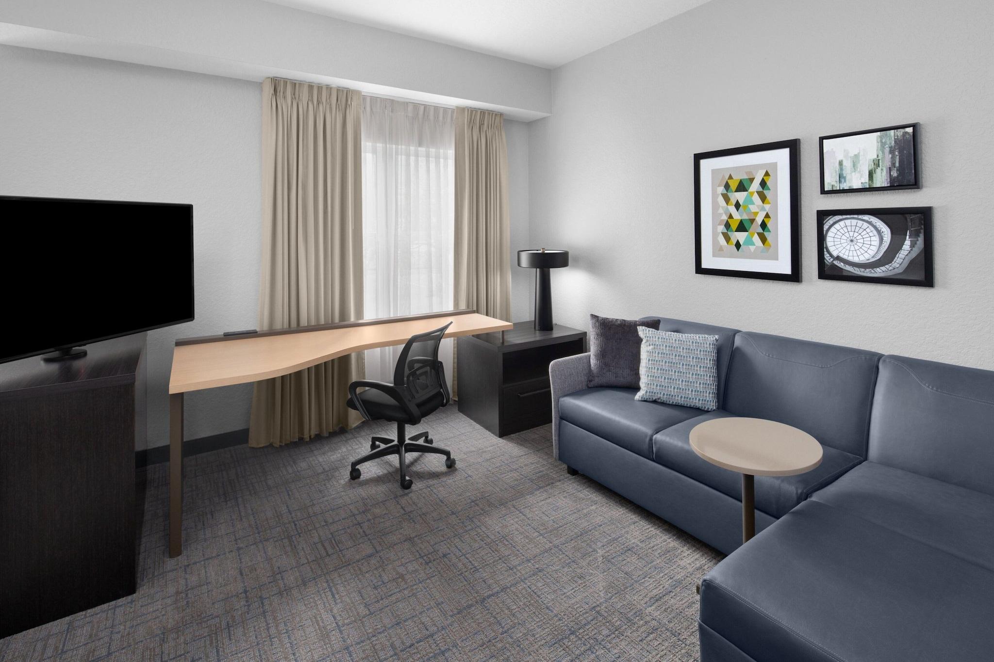 Studio Accessible King Size Bed