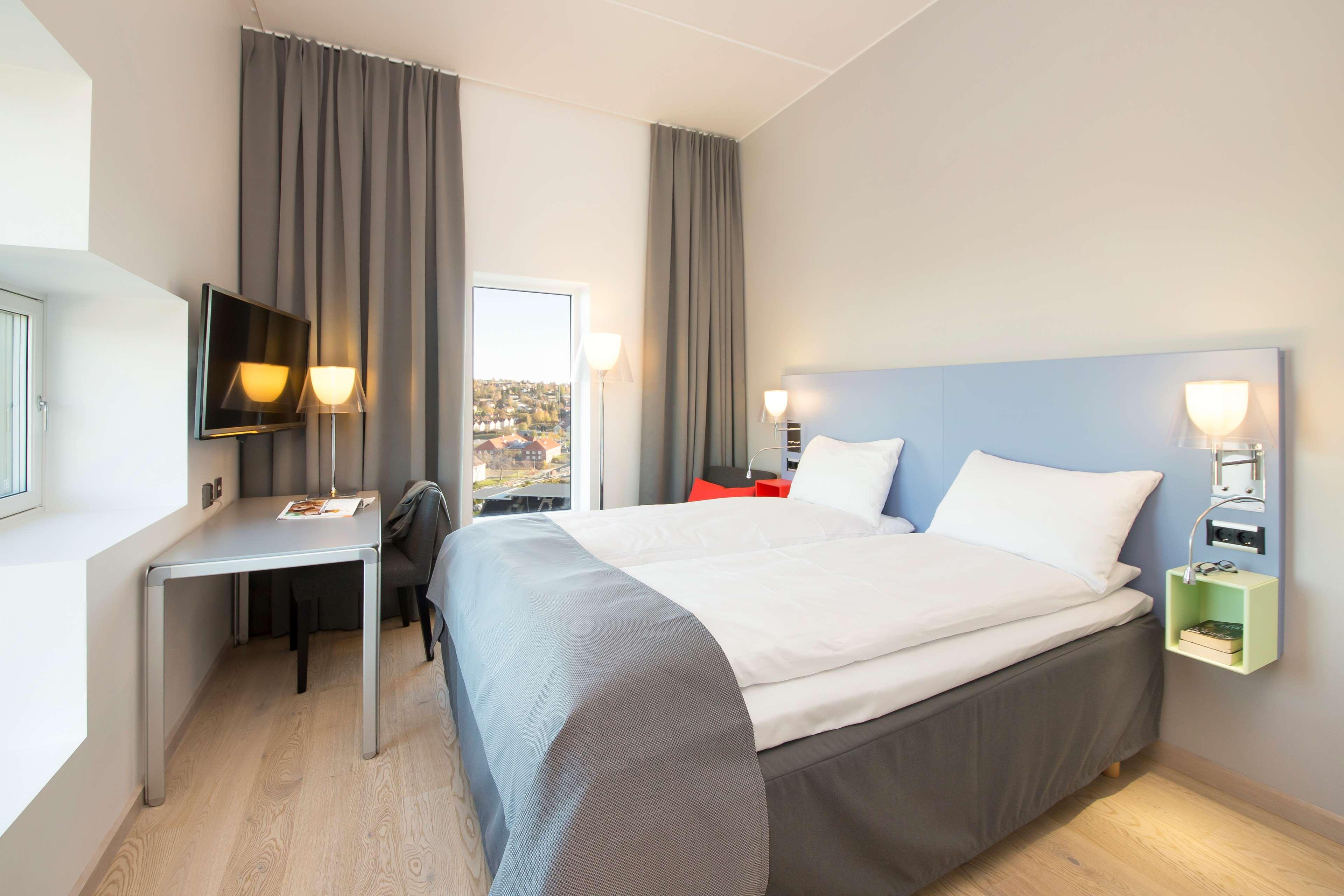 Double Queen Size Bed