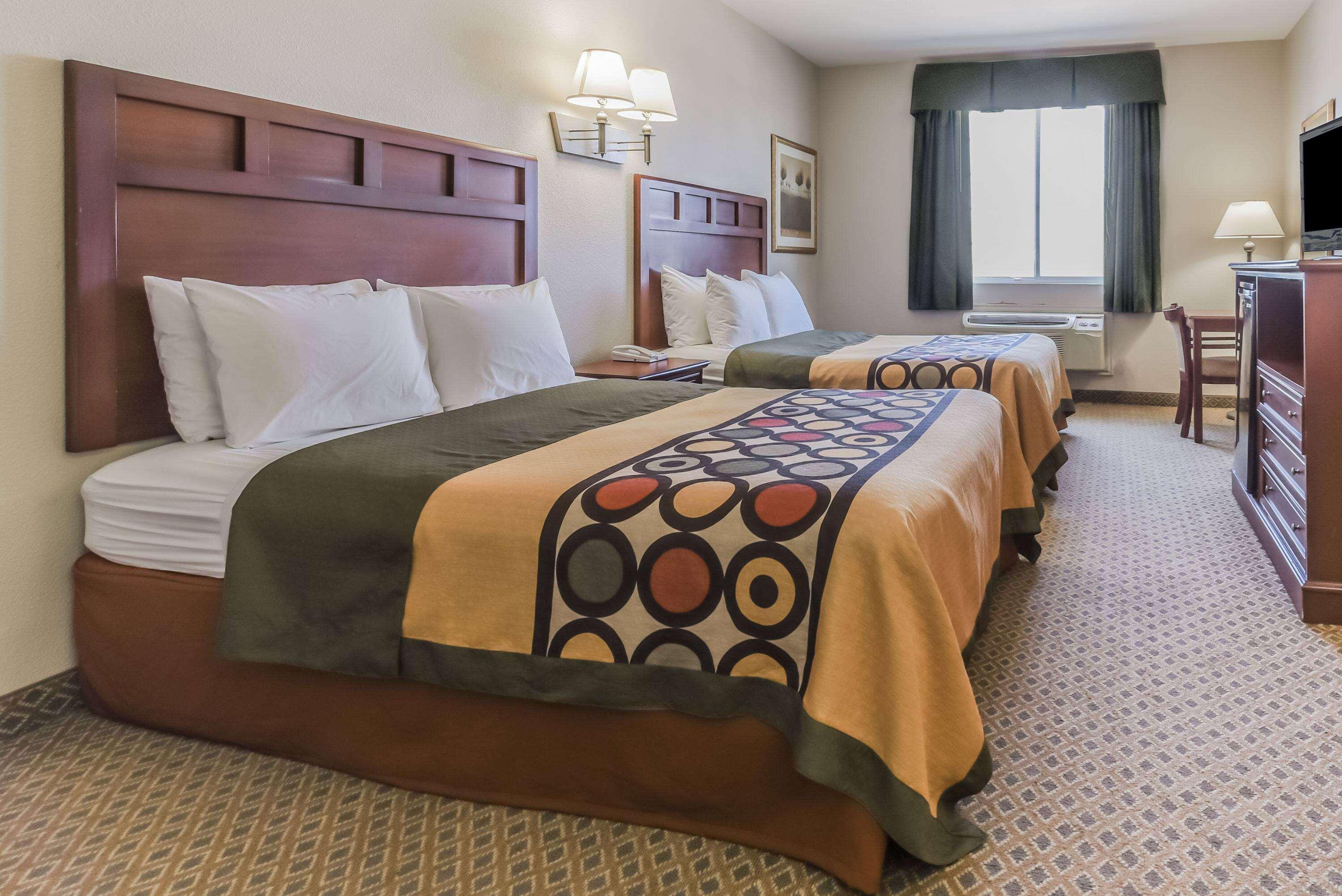 Suite Two Queen Beds