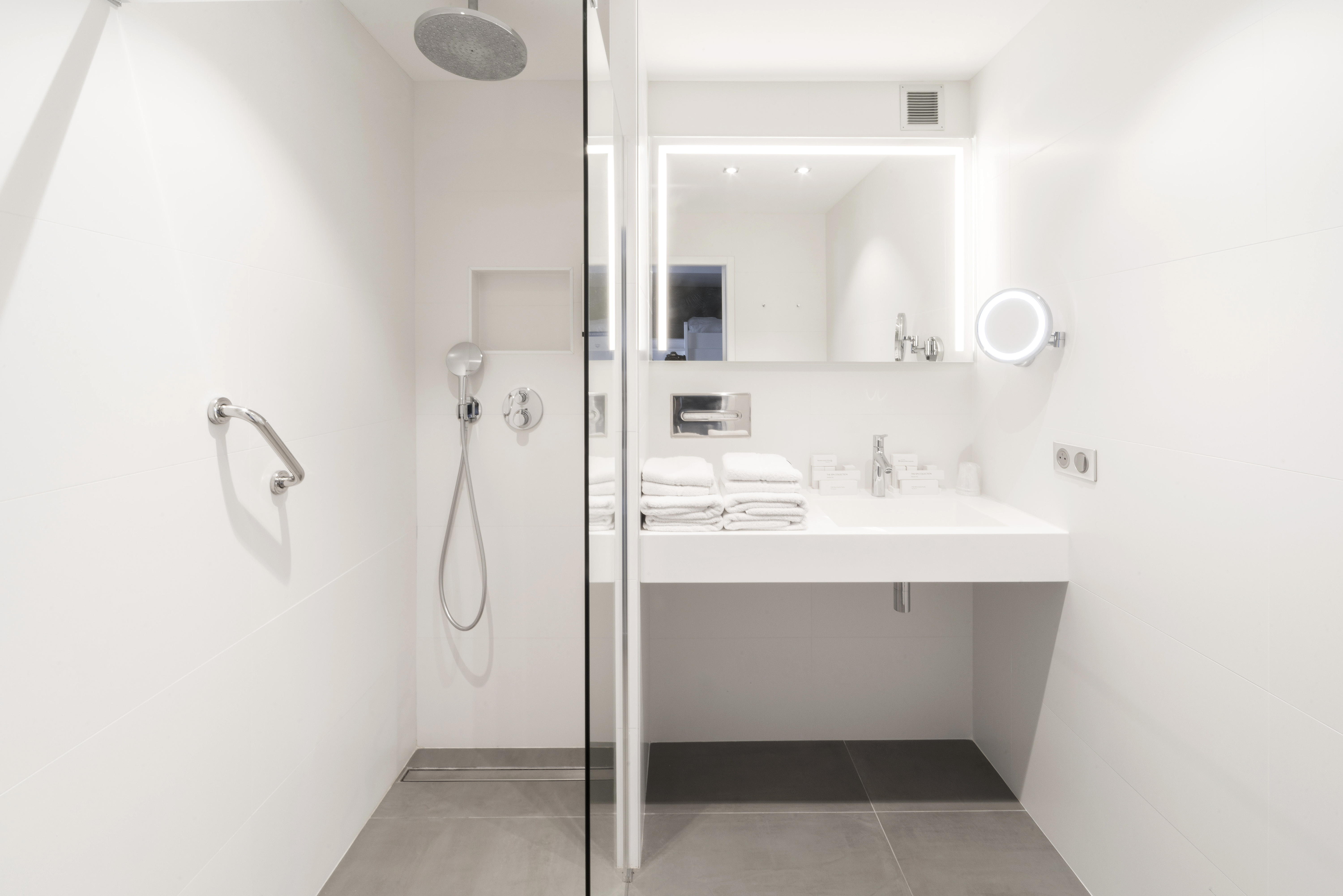 Family Room Deluxe Capacity 4