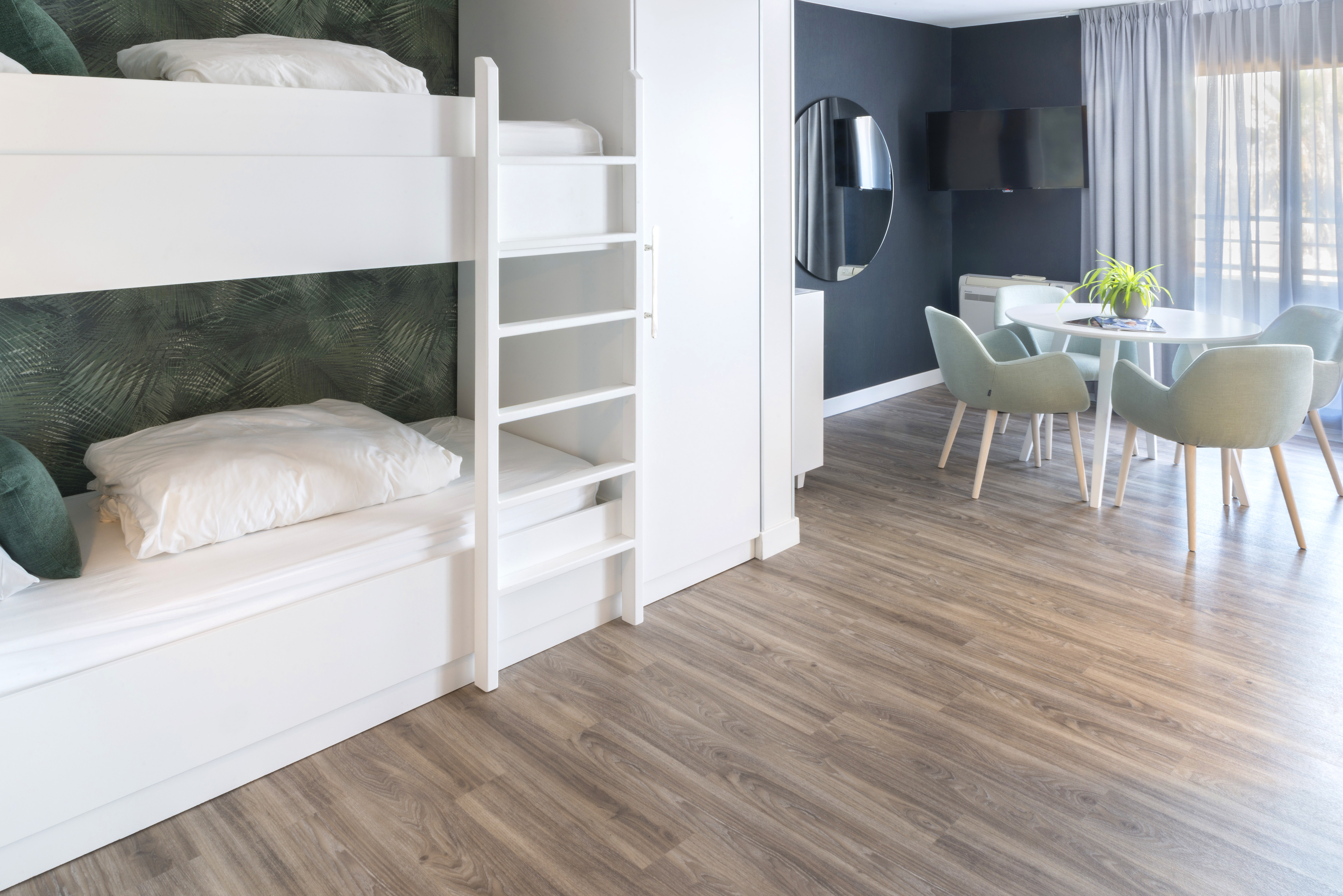 Family Room Deluxe Capacity 4