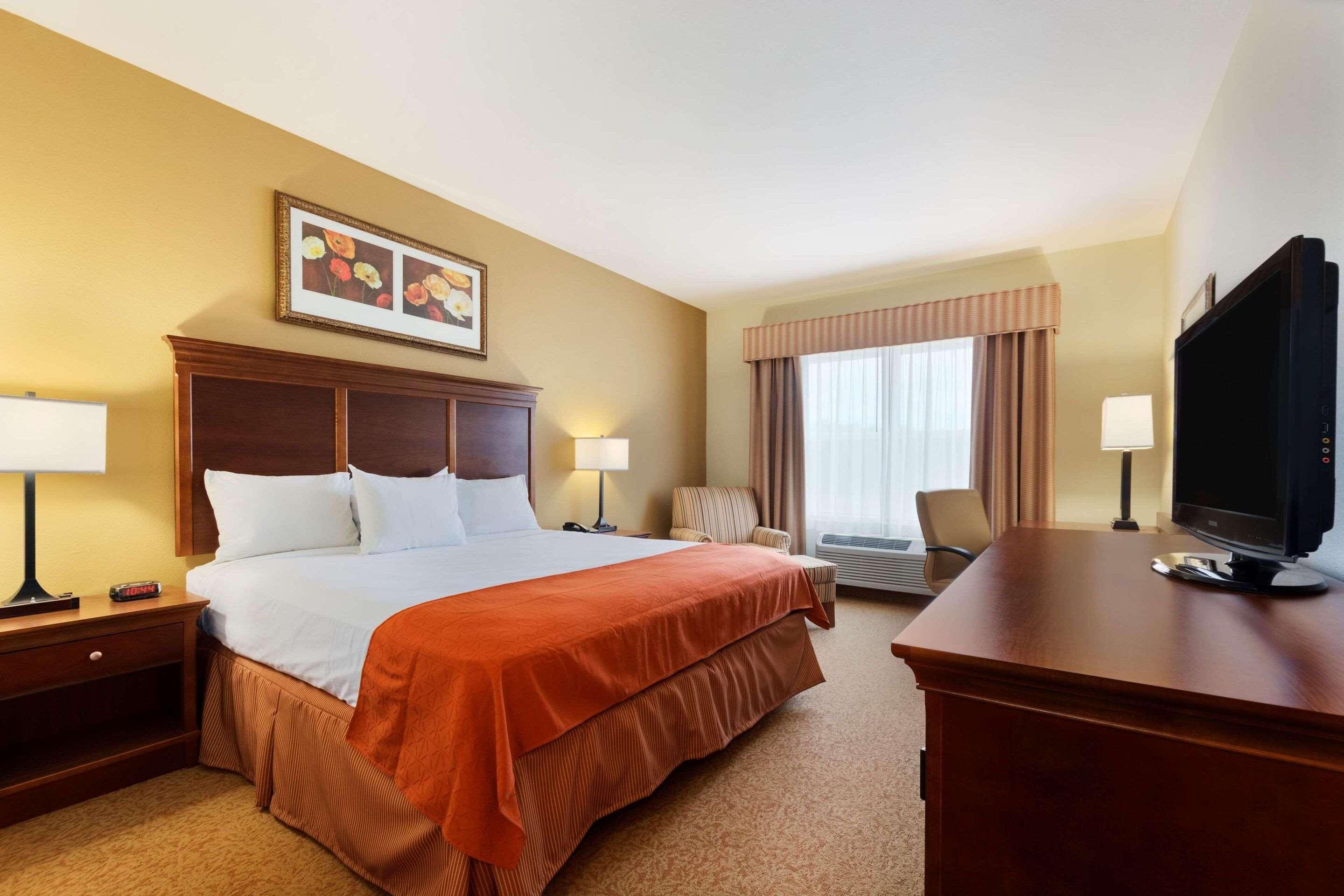 Room Accessible King Size Bed