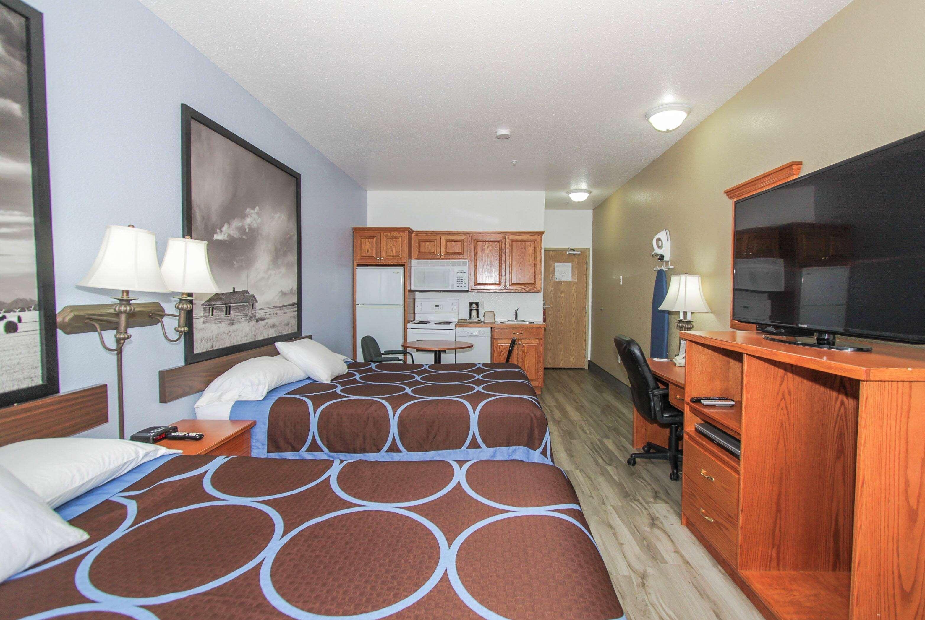 Suite Two Queen Beds Non Smoking