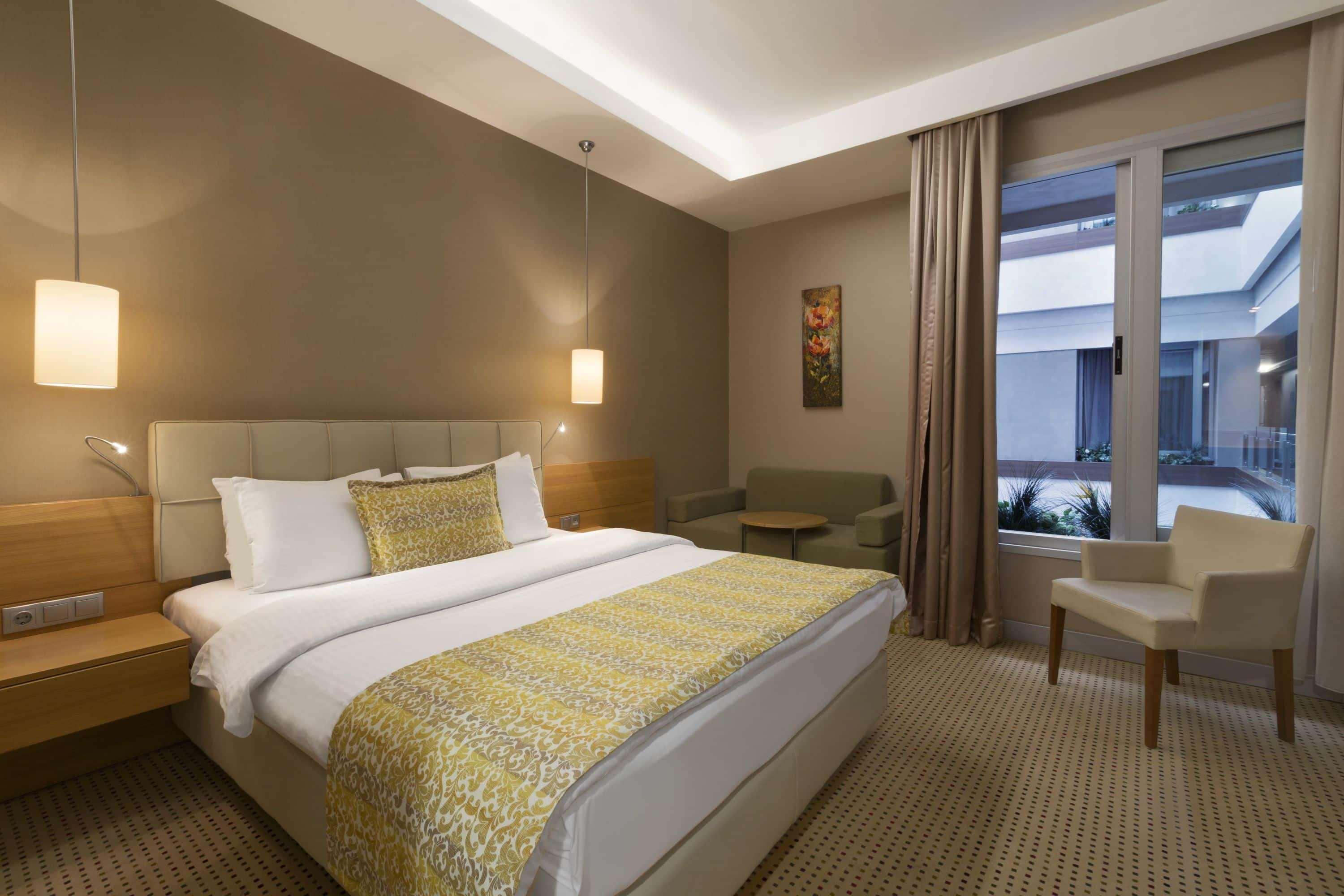 Suite Queen Size Bed