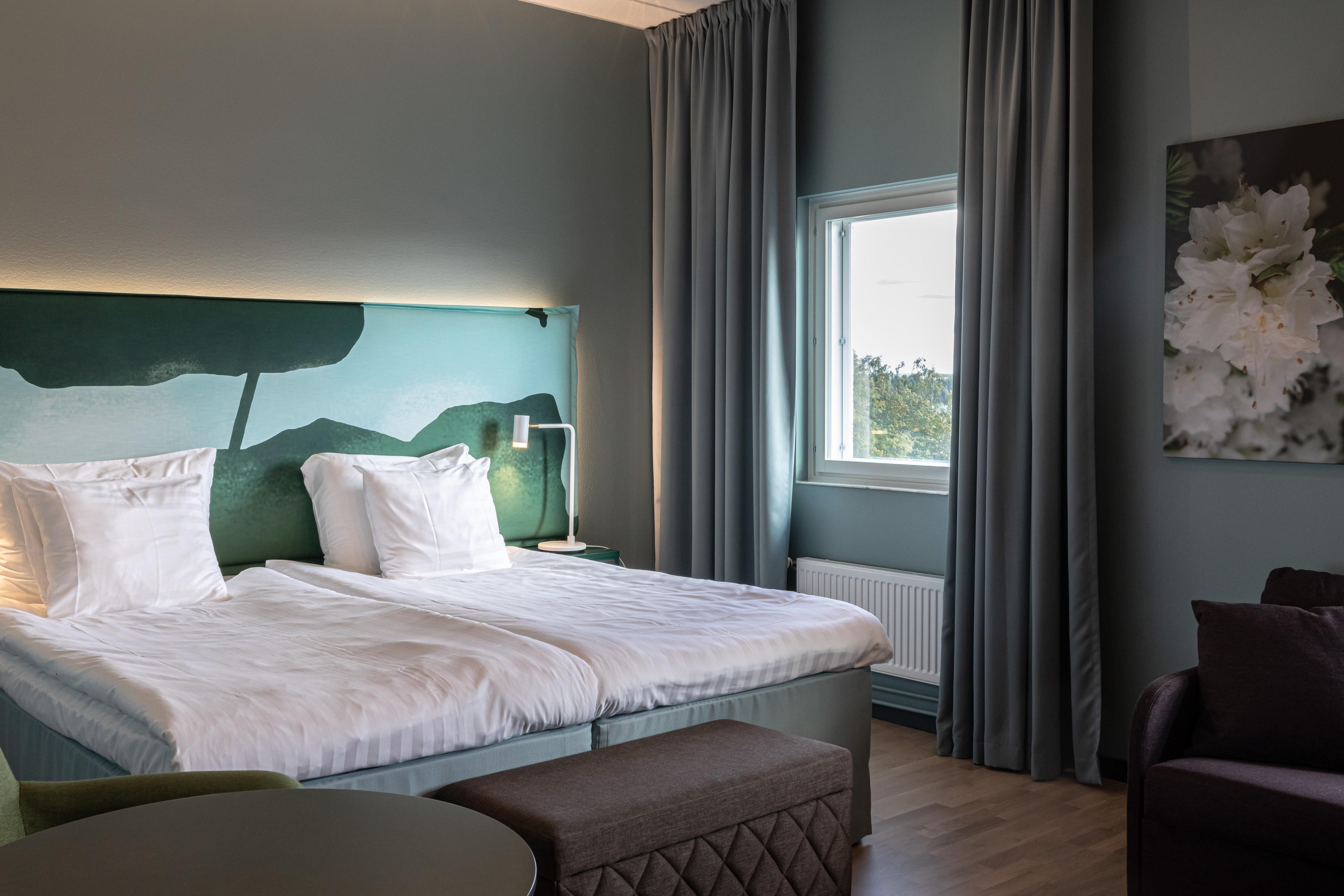 Double Single Superior King Bed