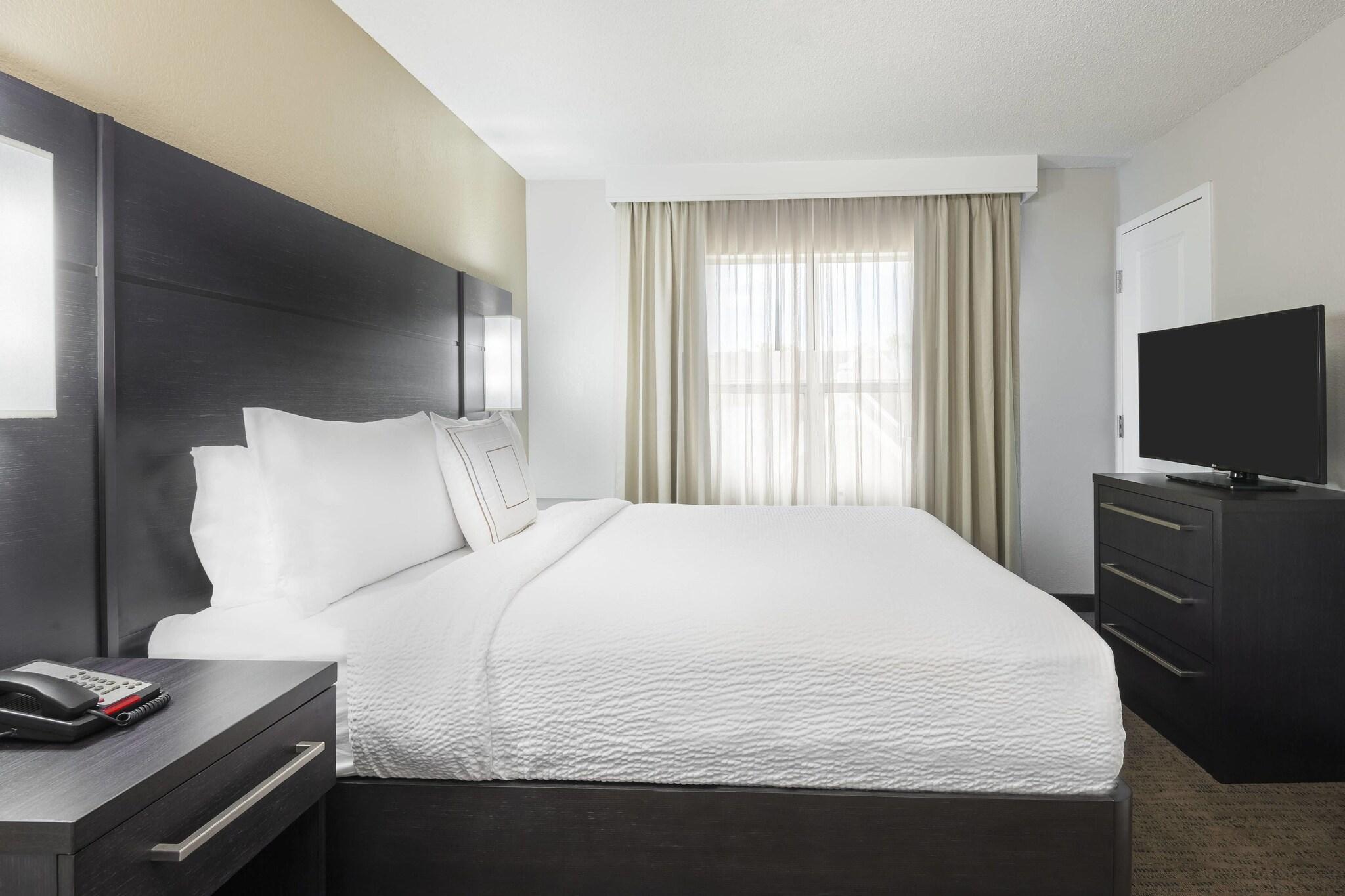 Suite Queen Size Bed