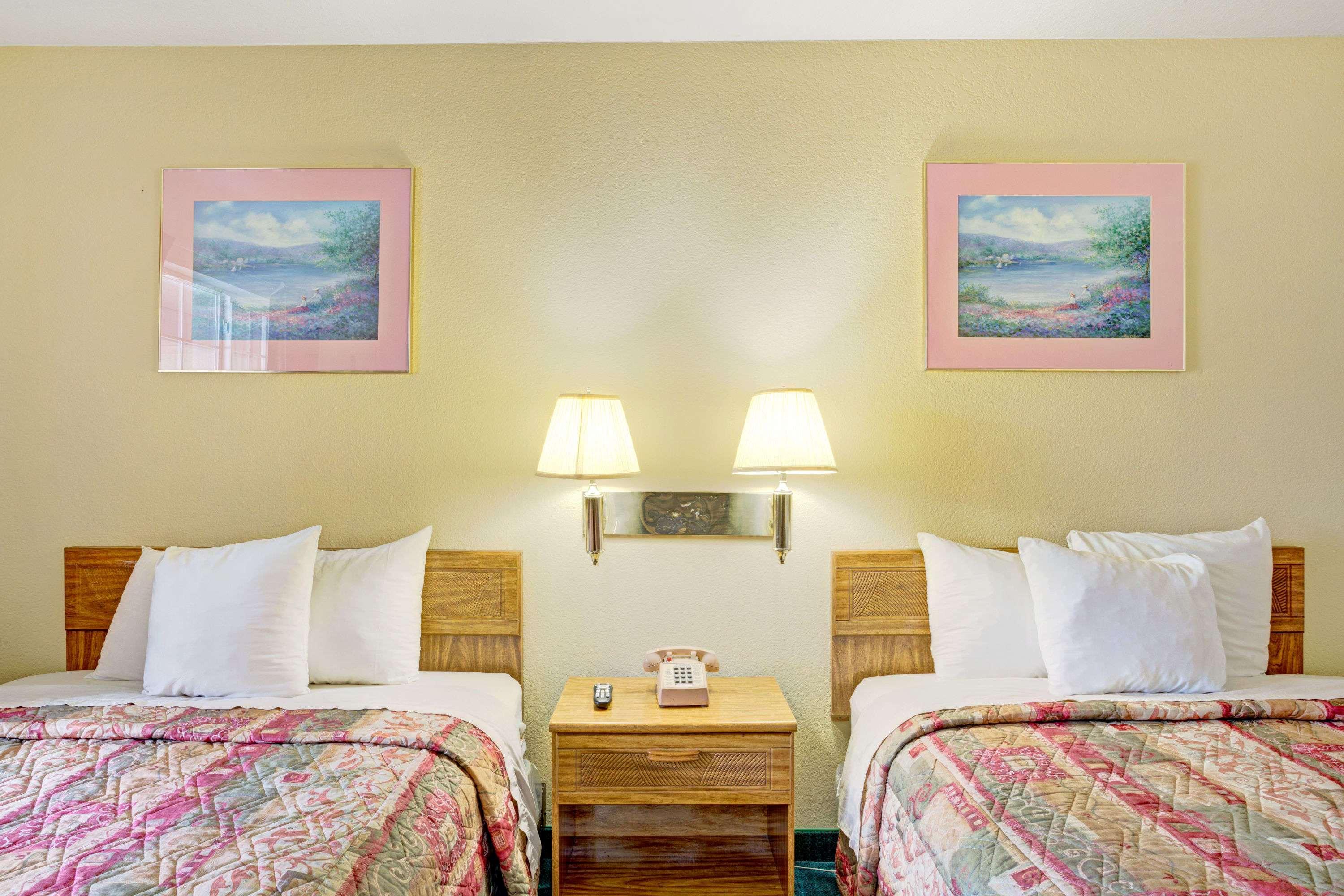 Quadruple Two Queen Beds