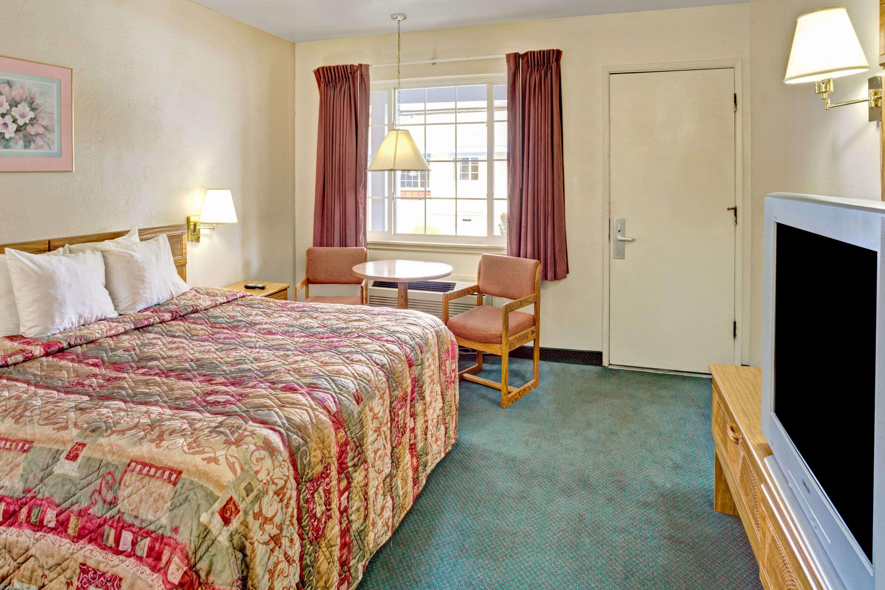 Double King Bed Non Smoking