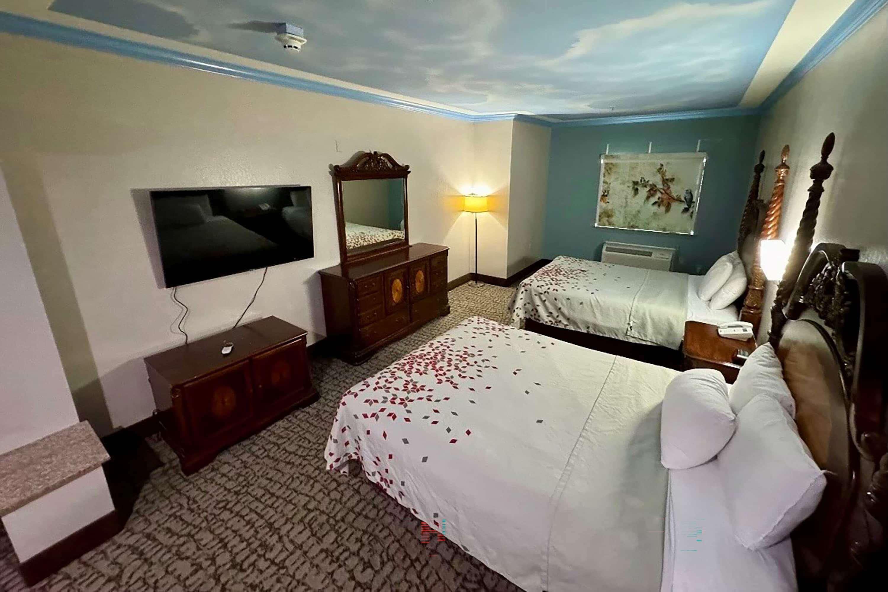 Suite Two Queen Beds