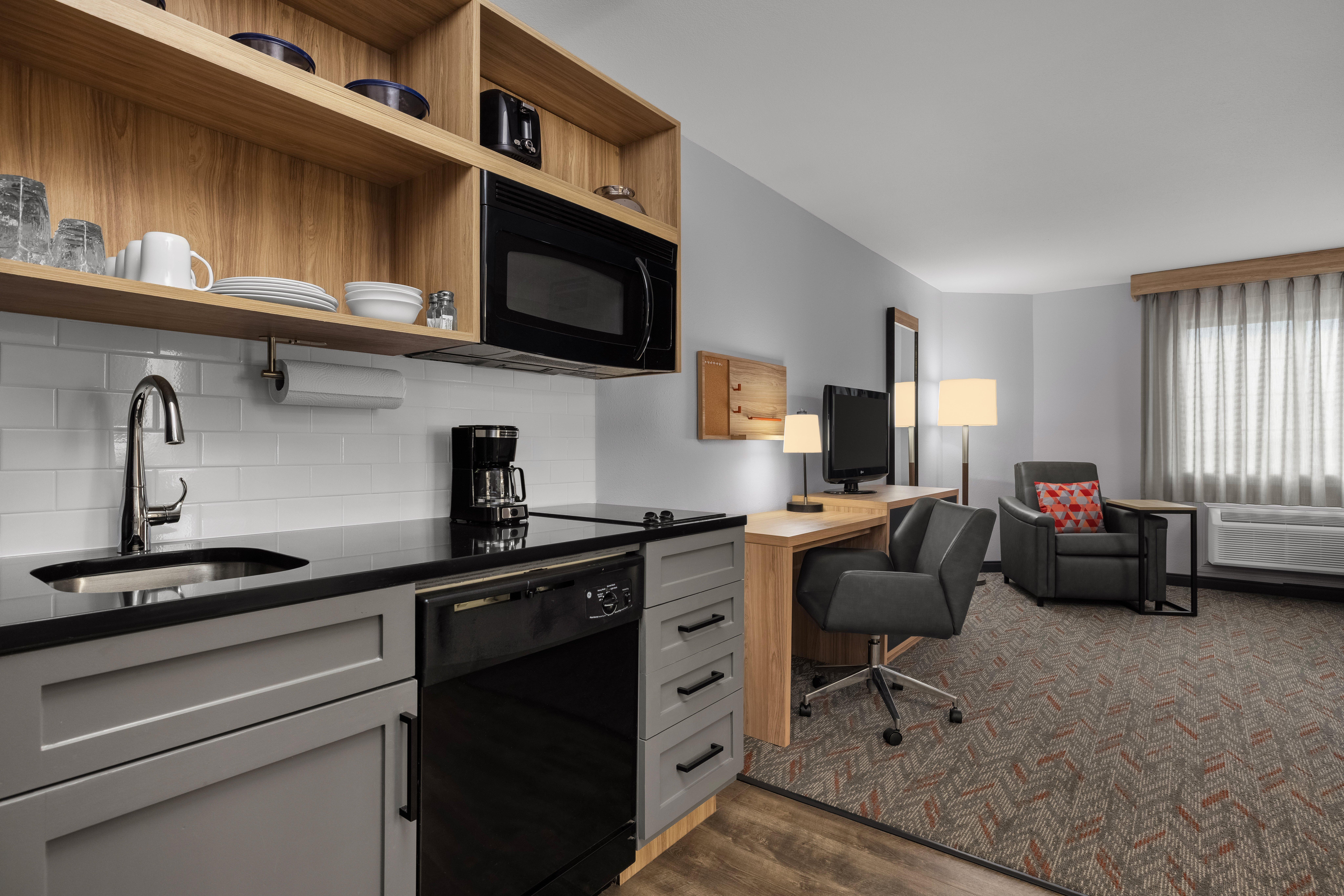 Studio Two Queen Beds