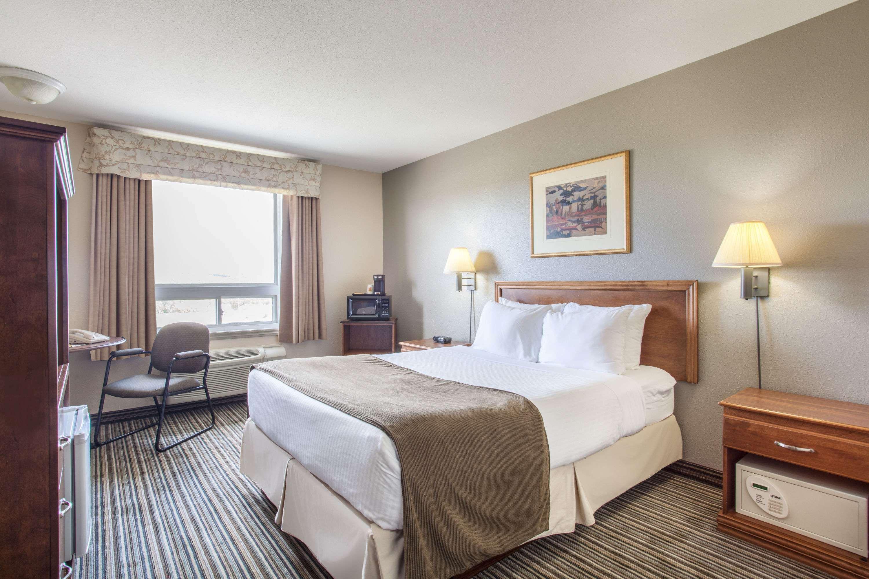 Suite Queen Size Bed