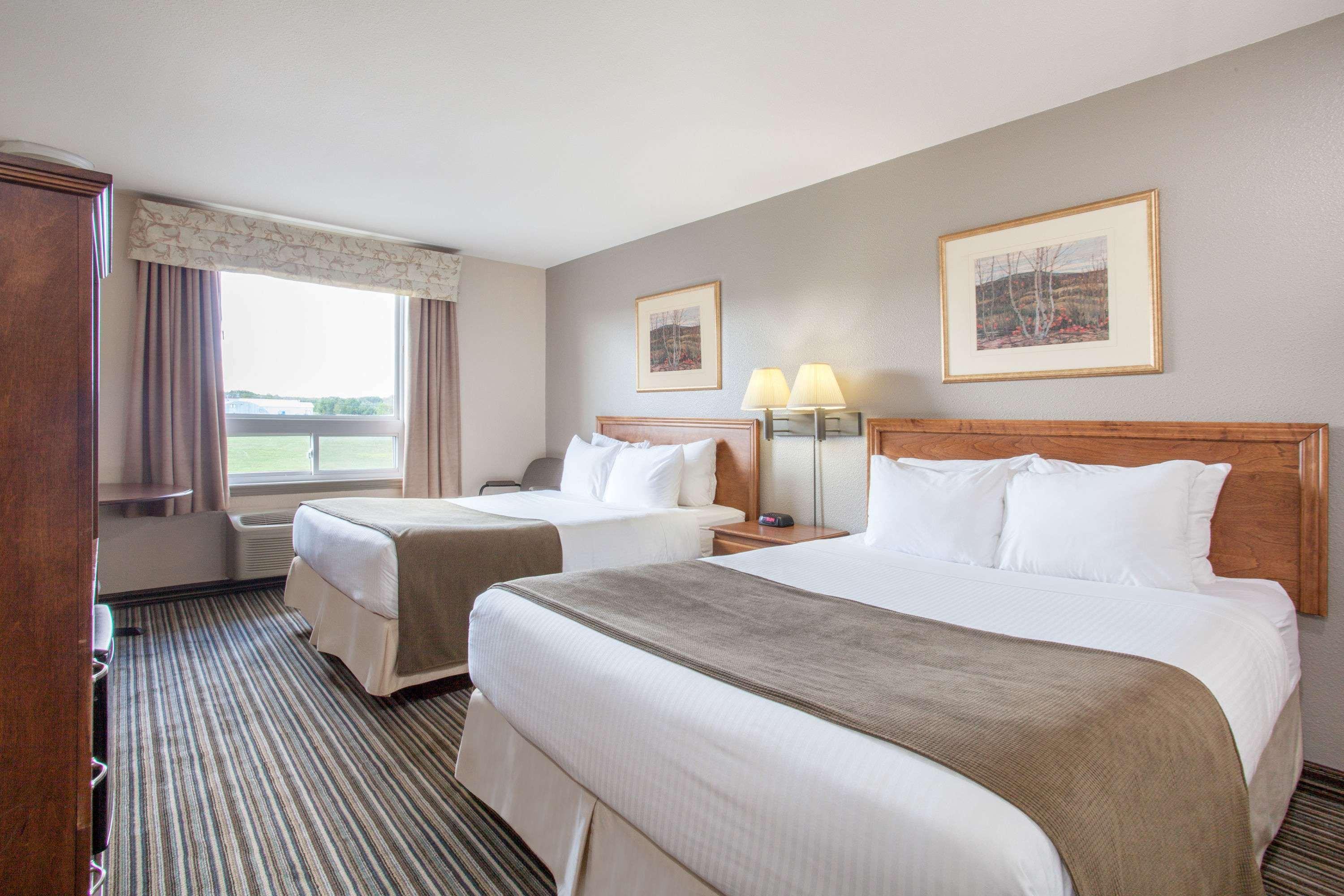 Quadruple Two Queen Beds