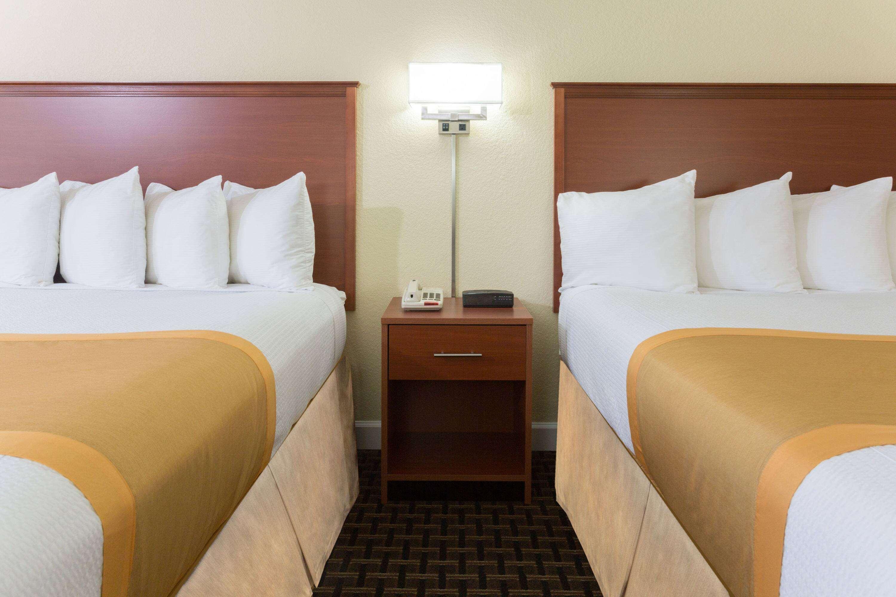 Quadruple Two Queen Beds Non Smoking