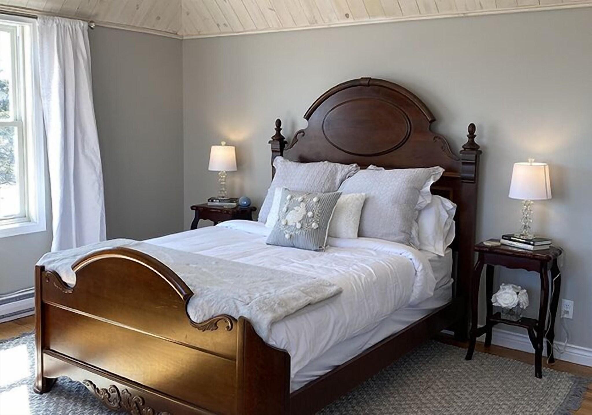 Double Queen Size Bed