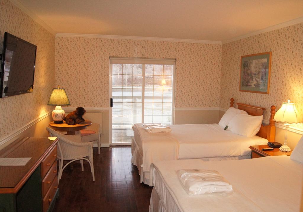 Double Two Queen Beds