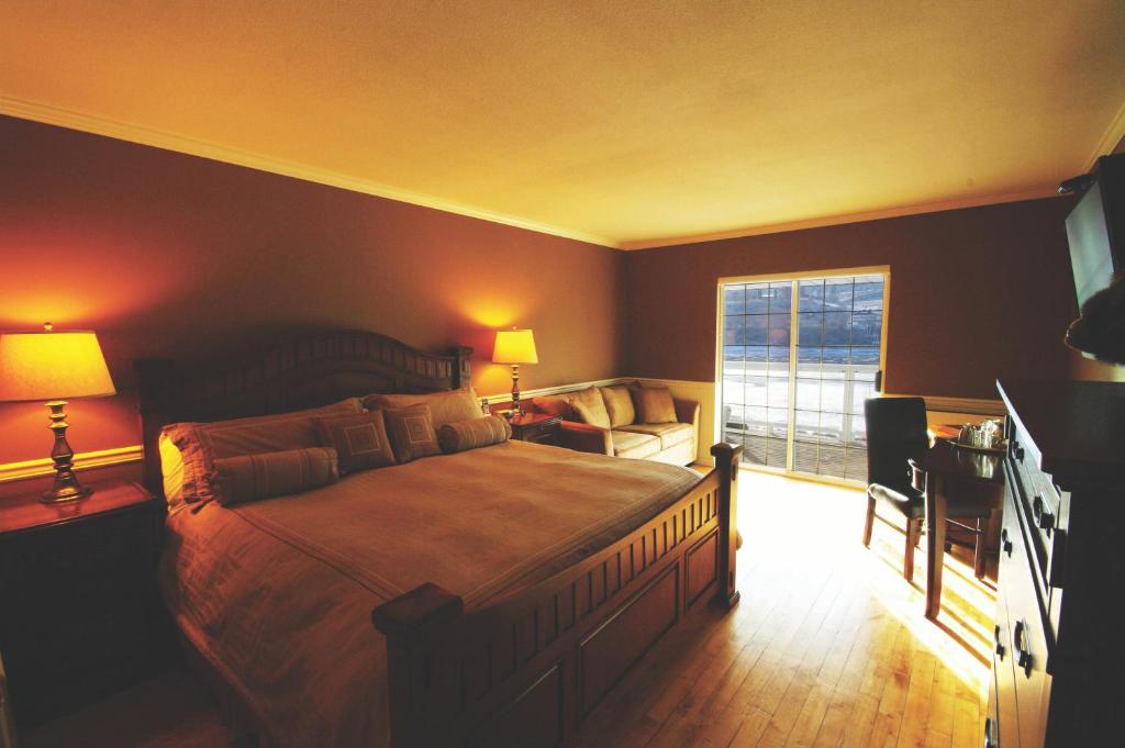 Double King Size Bed