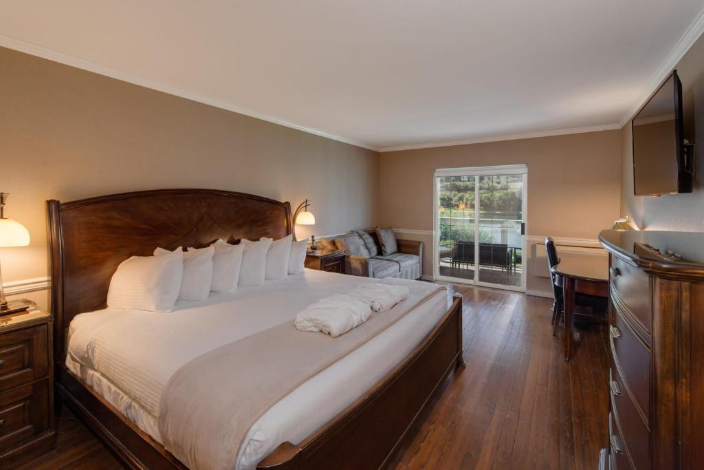 Double King Size Bed