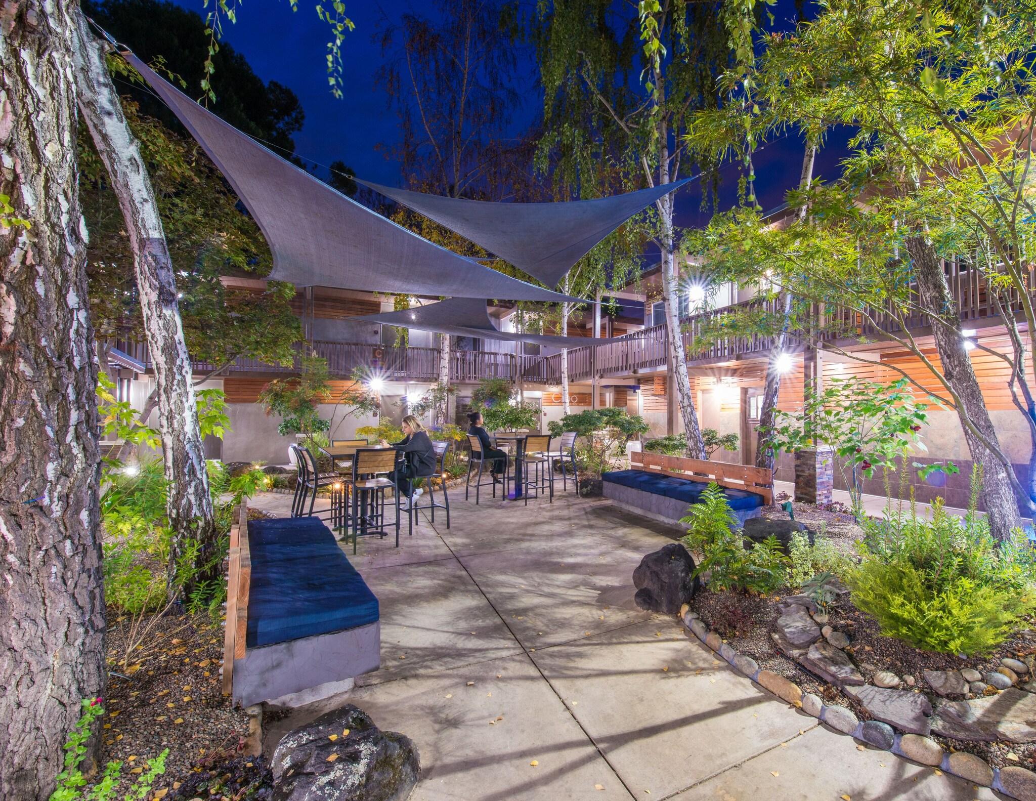 Double Pool View King Bed