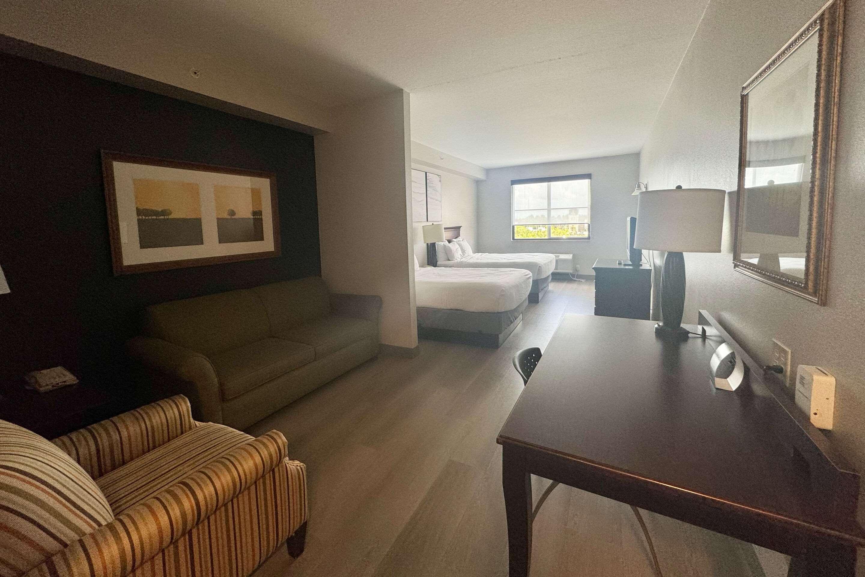 Suite Two Queen Beds