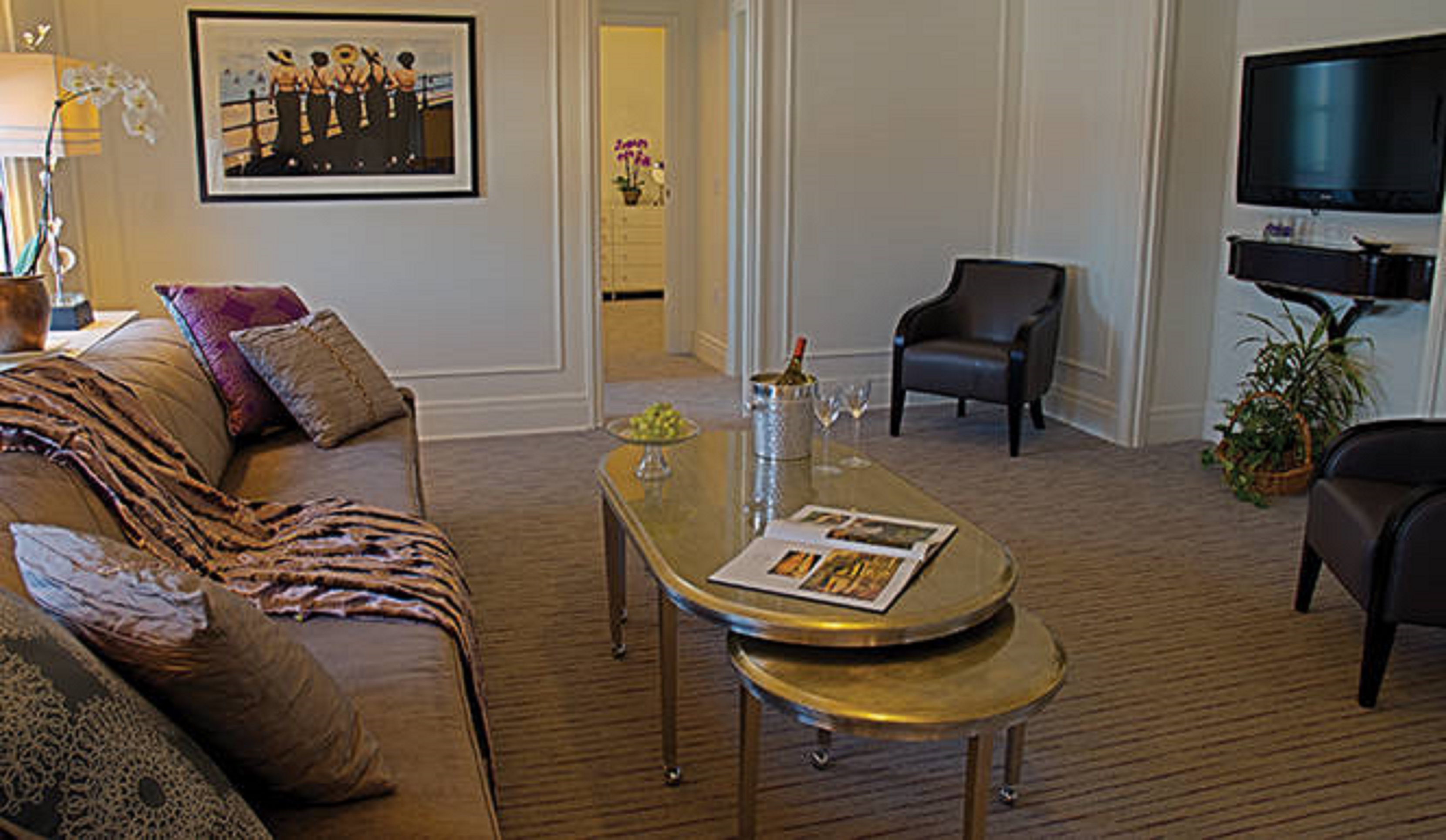 Studio King Size Bed