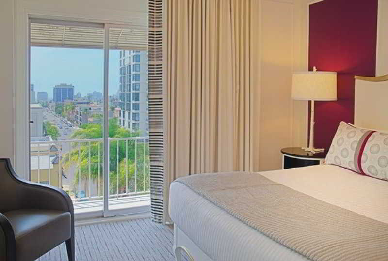 Studio King Size Bed