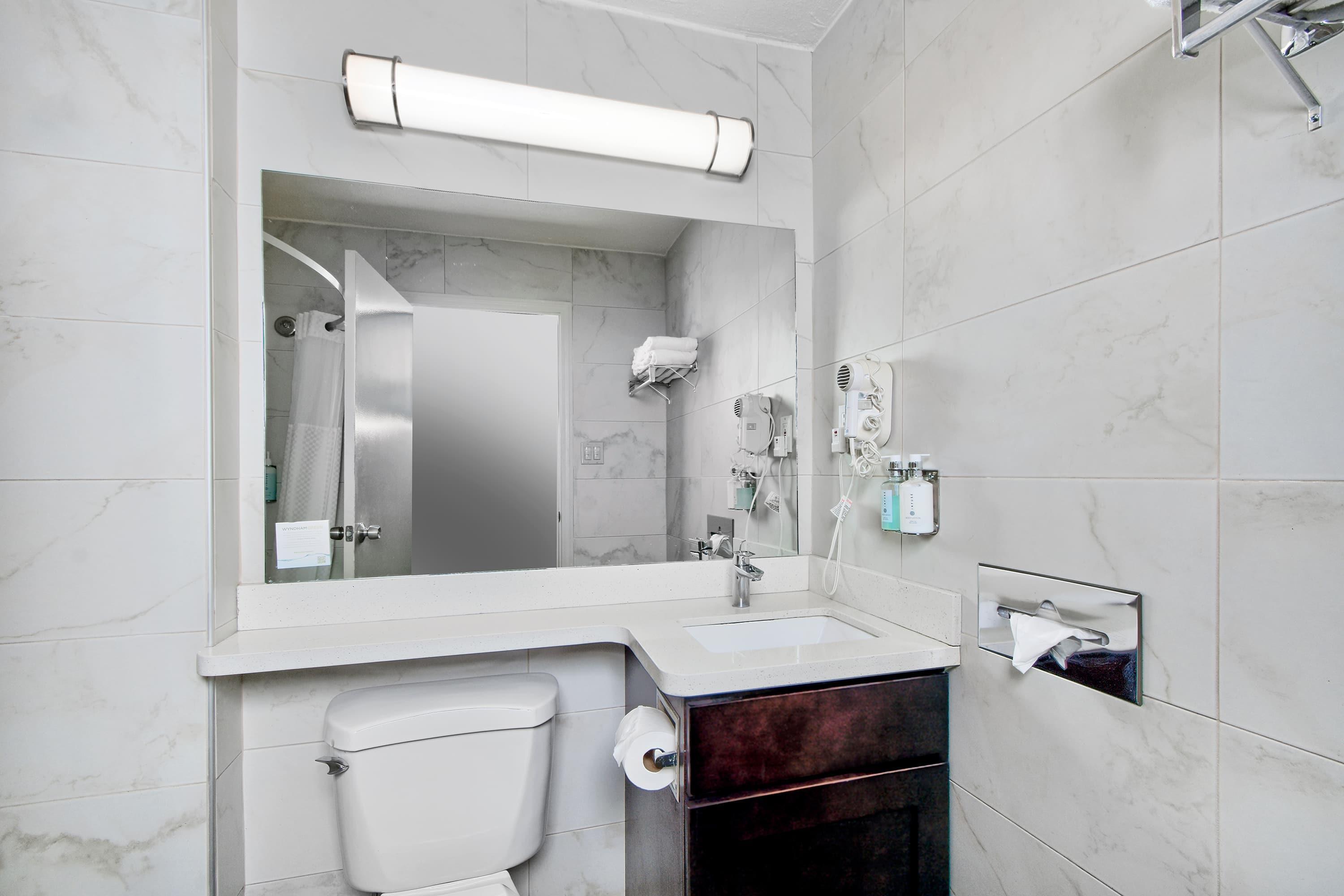 Double King Bed Non Smoking