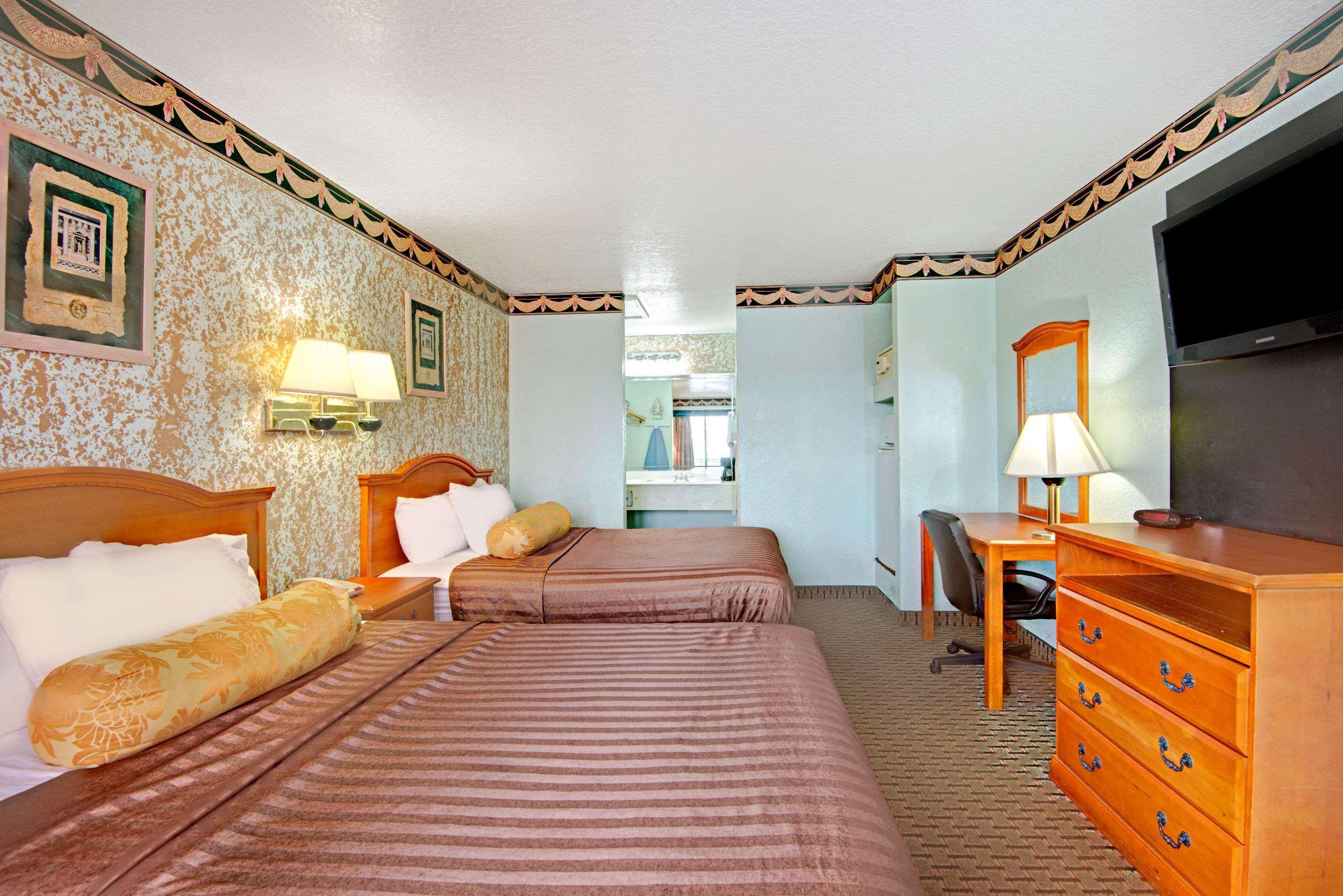 Room Two Queen Beds