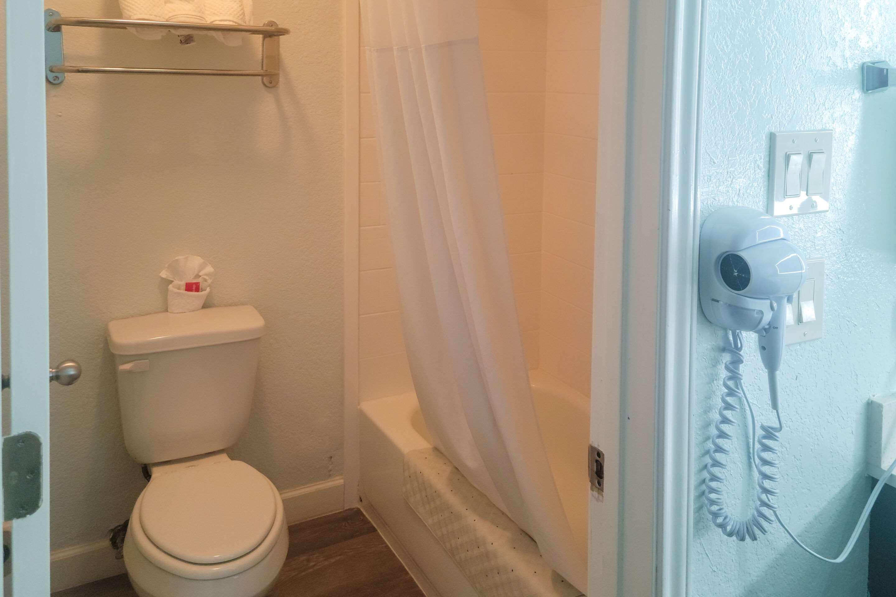 Suite Accessible King Size Bed