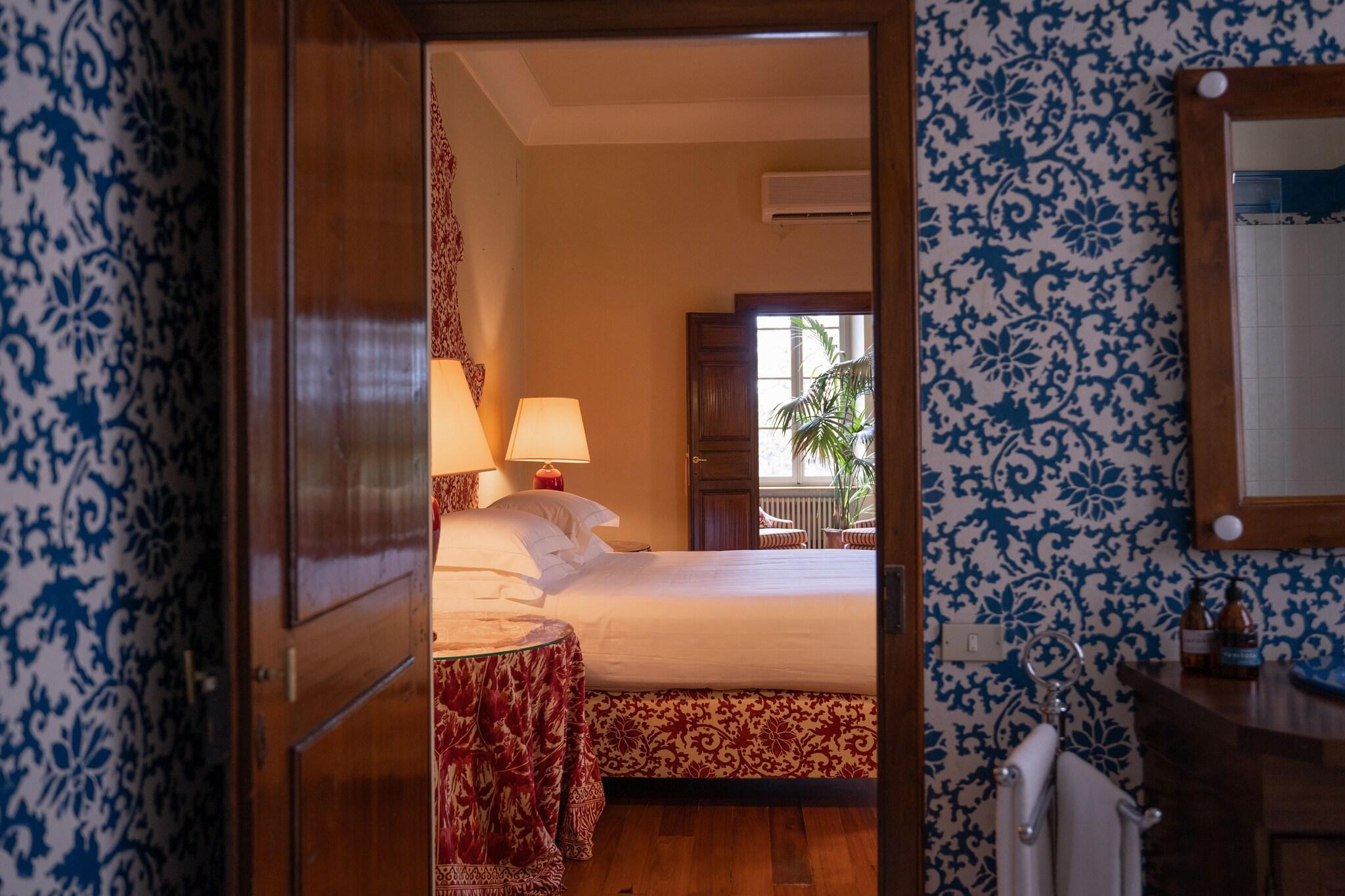 Double Deluxe Queen Bed