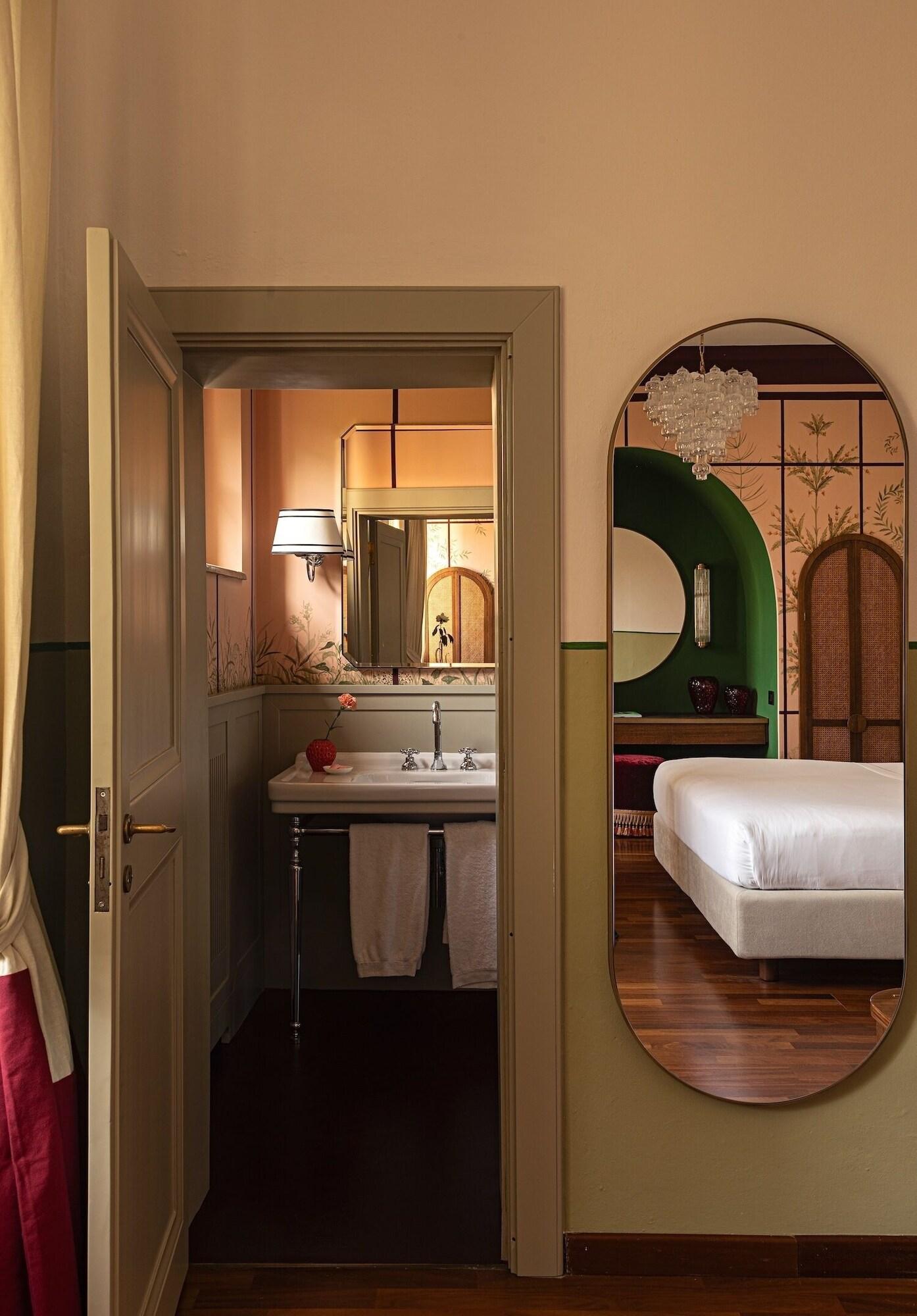 Double Deluxe Queen Bed