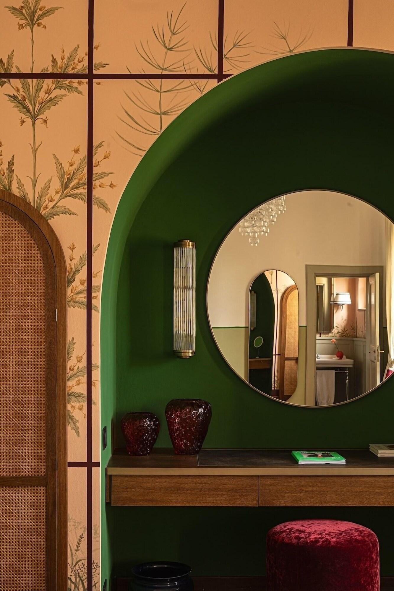 Double Deluxe Queen Bed