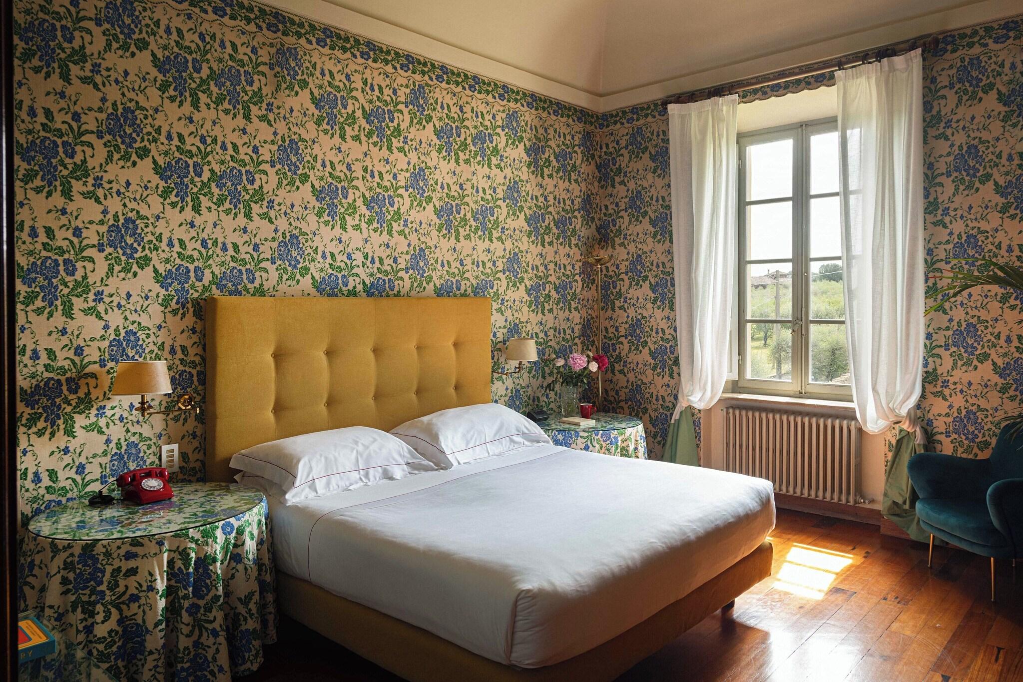 Double Deluxe Queen Bed