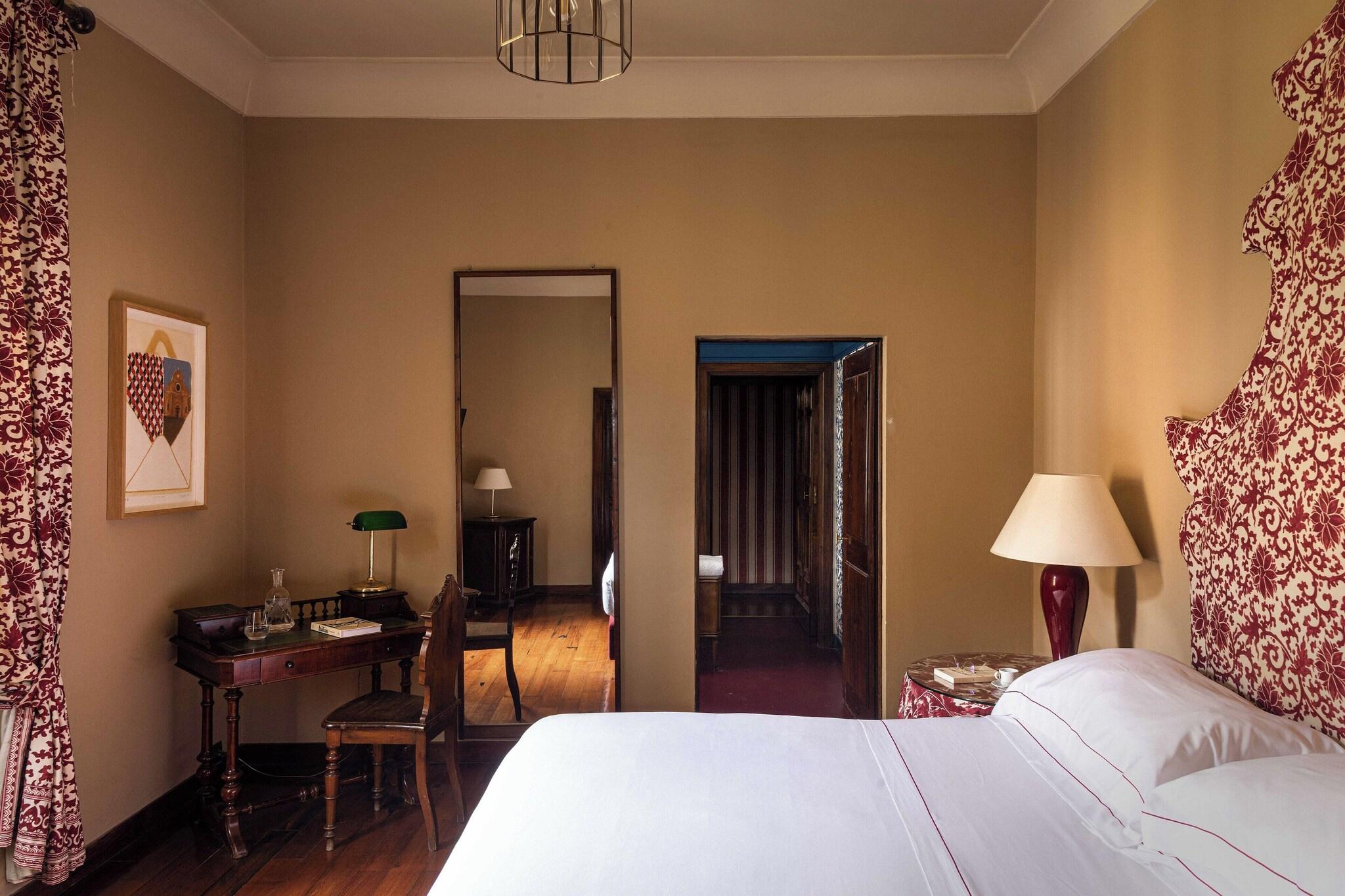 Double Deluxe Queen Bed