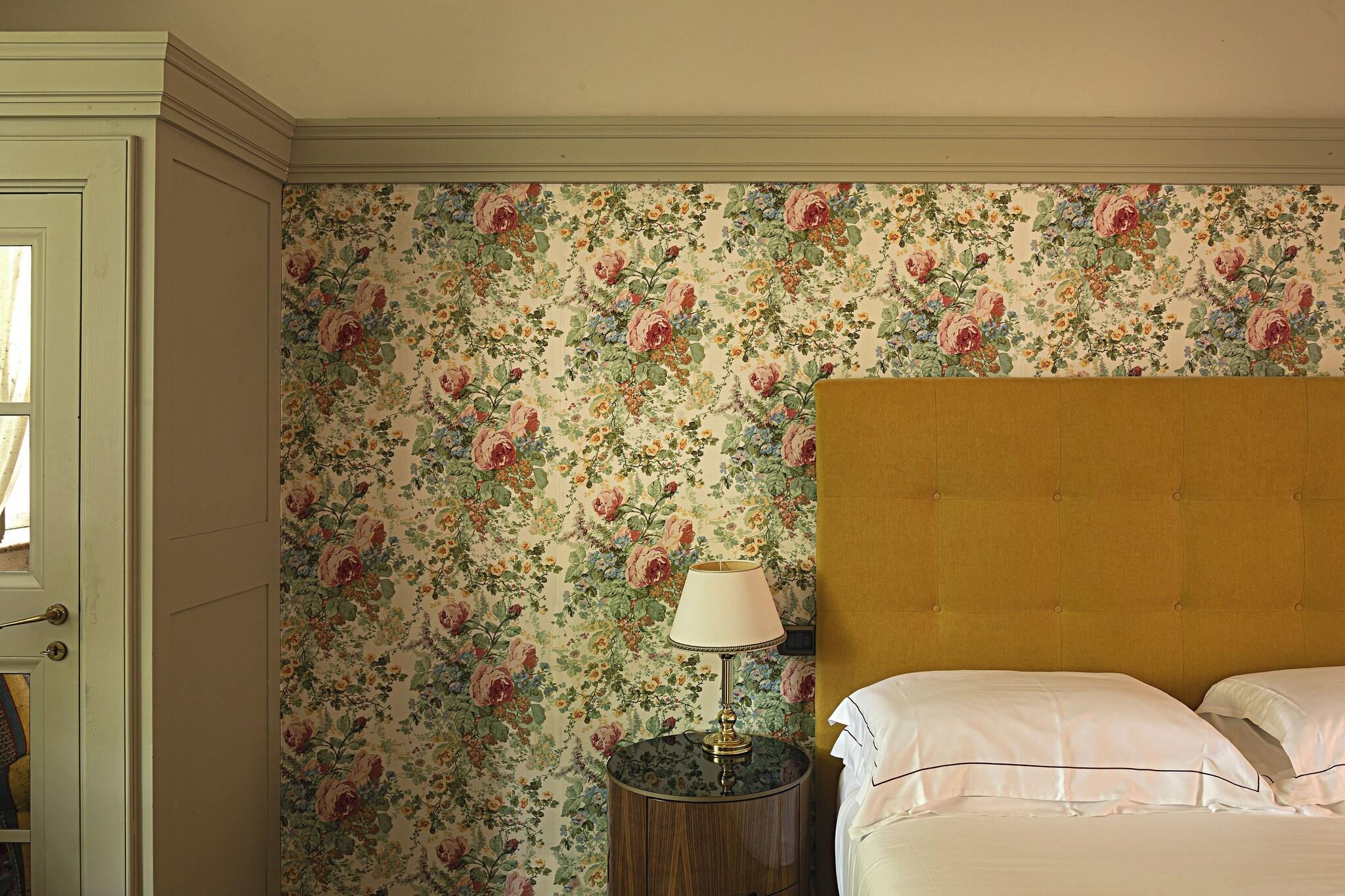 Double Deluxe Queen Bed