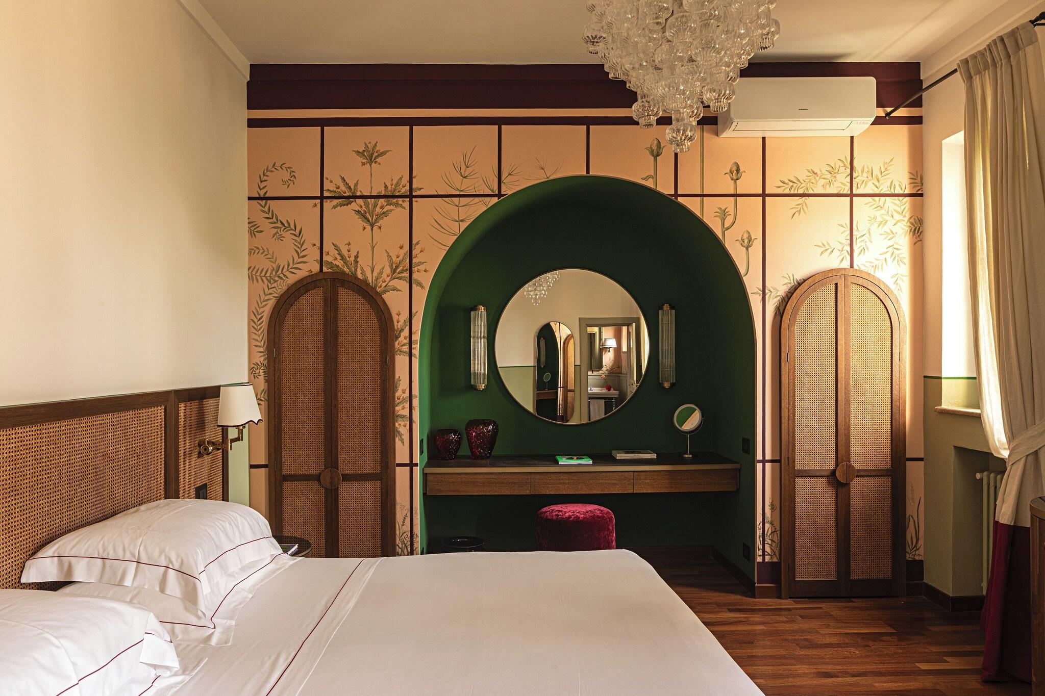 Double Deluxe Queen Bed