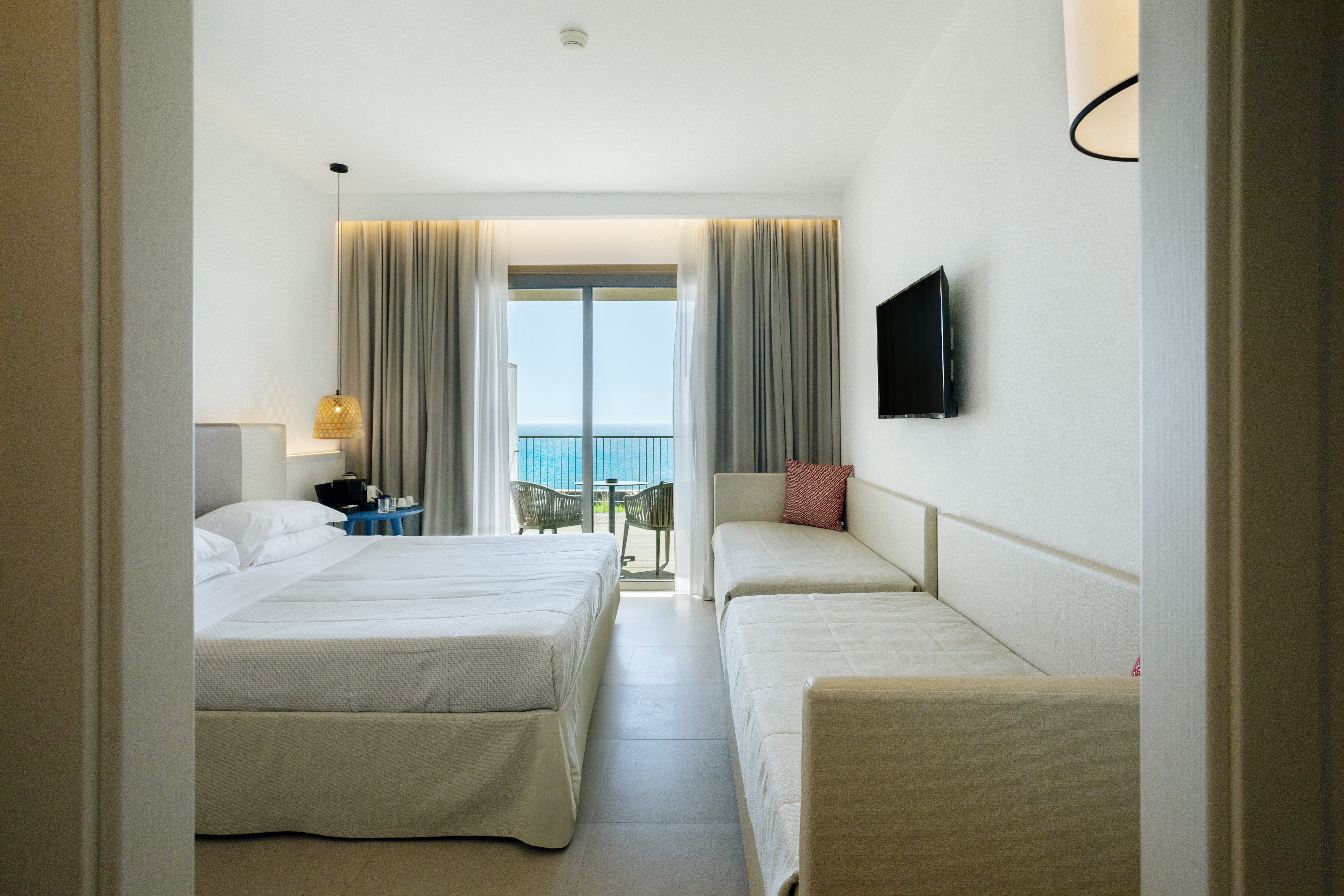 Quadruple Deluxe Sea View