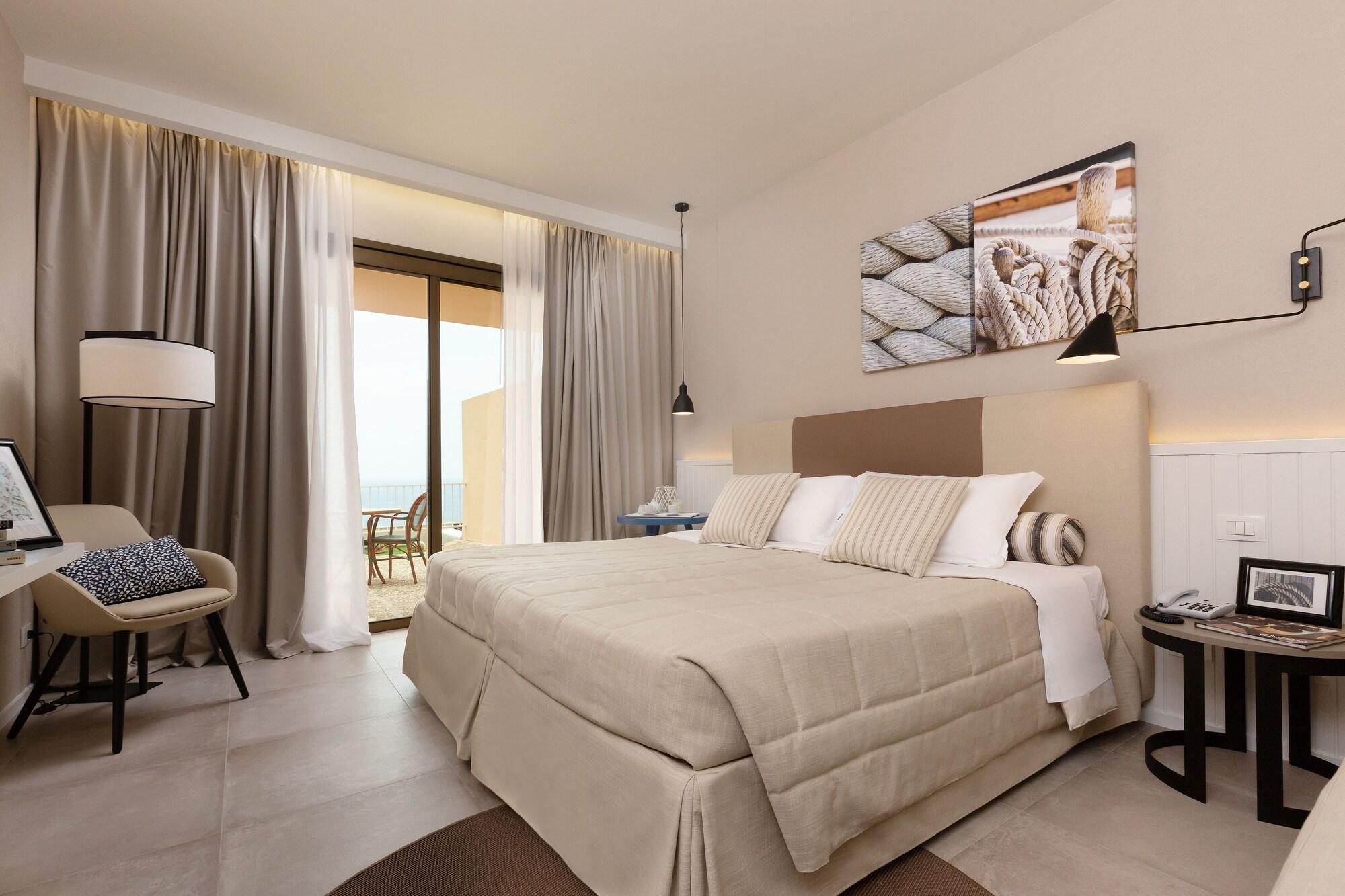 Triple Superior Sea View