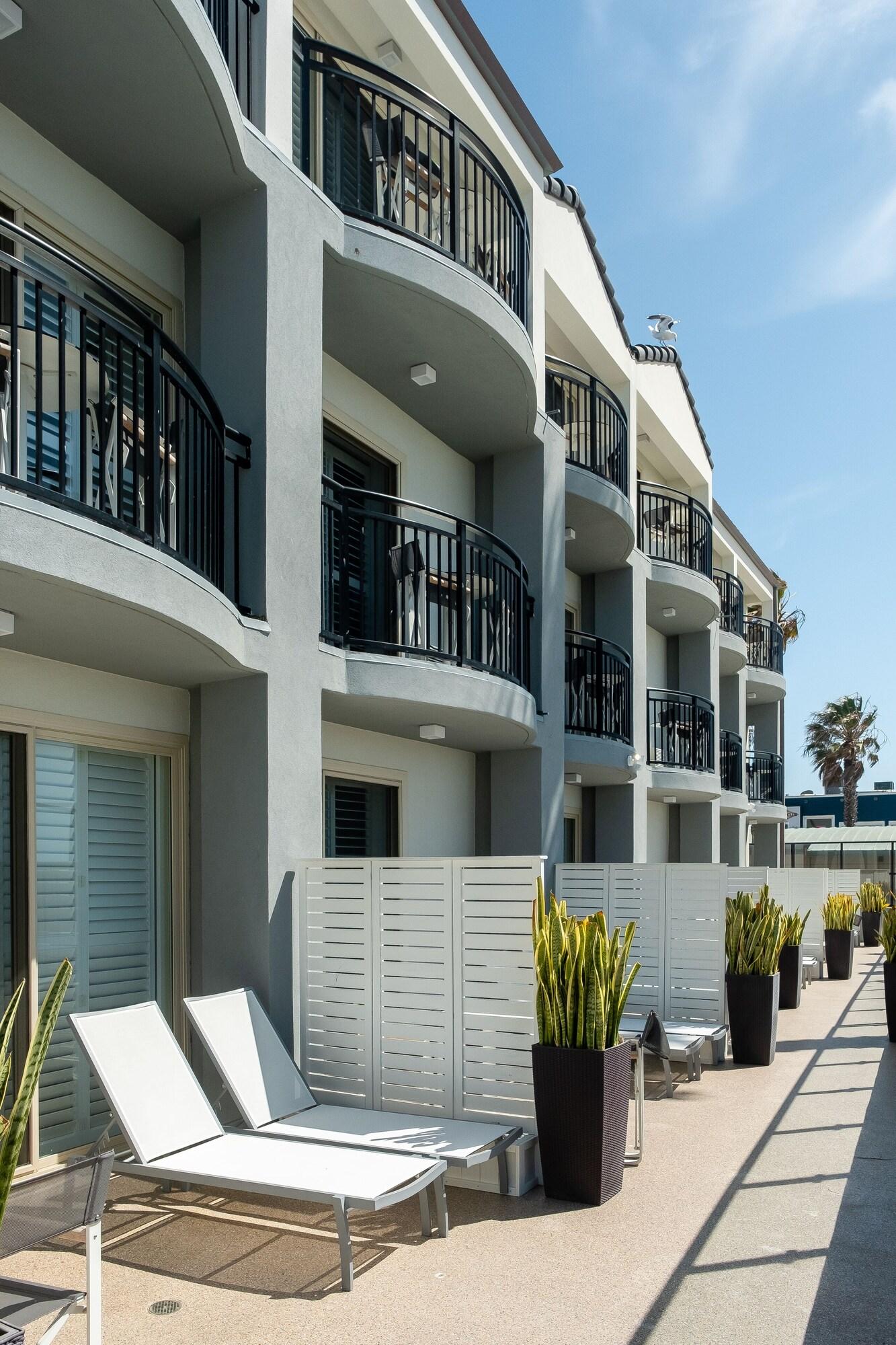 Single Ocean Front One Bedroom