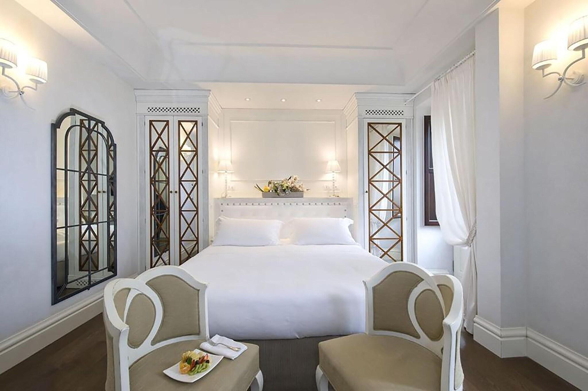 Double Classic Queen Bed