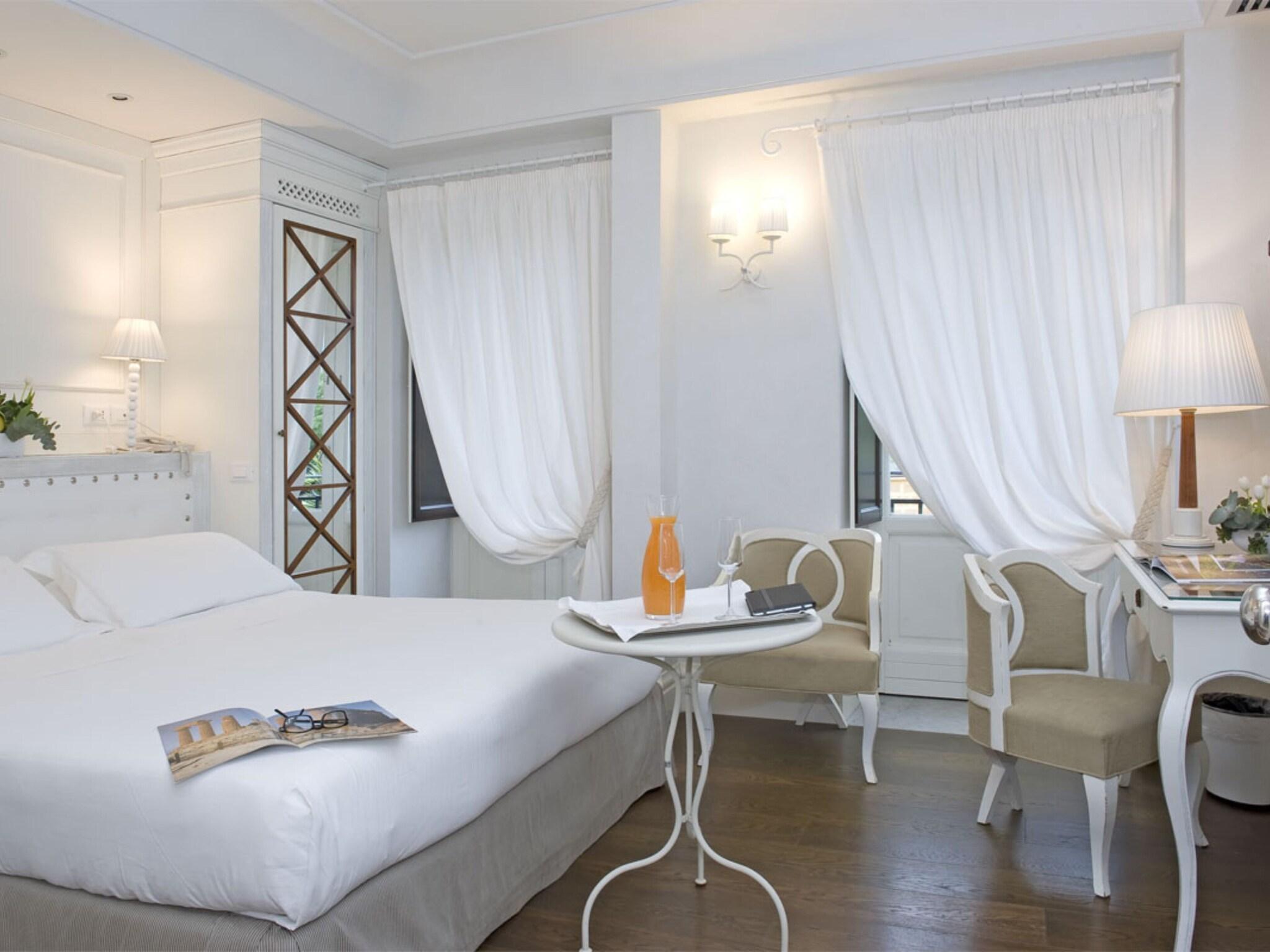 Double Classic Queen Bed