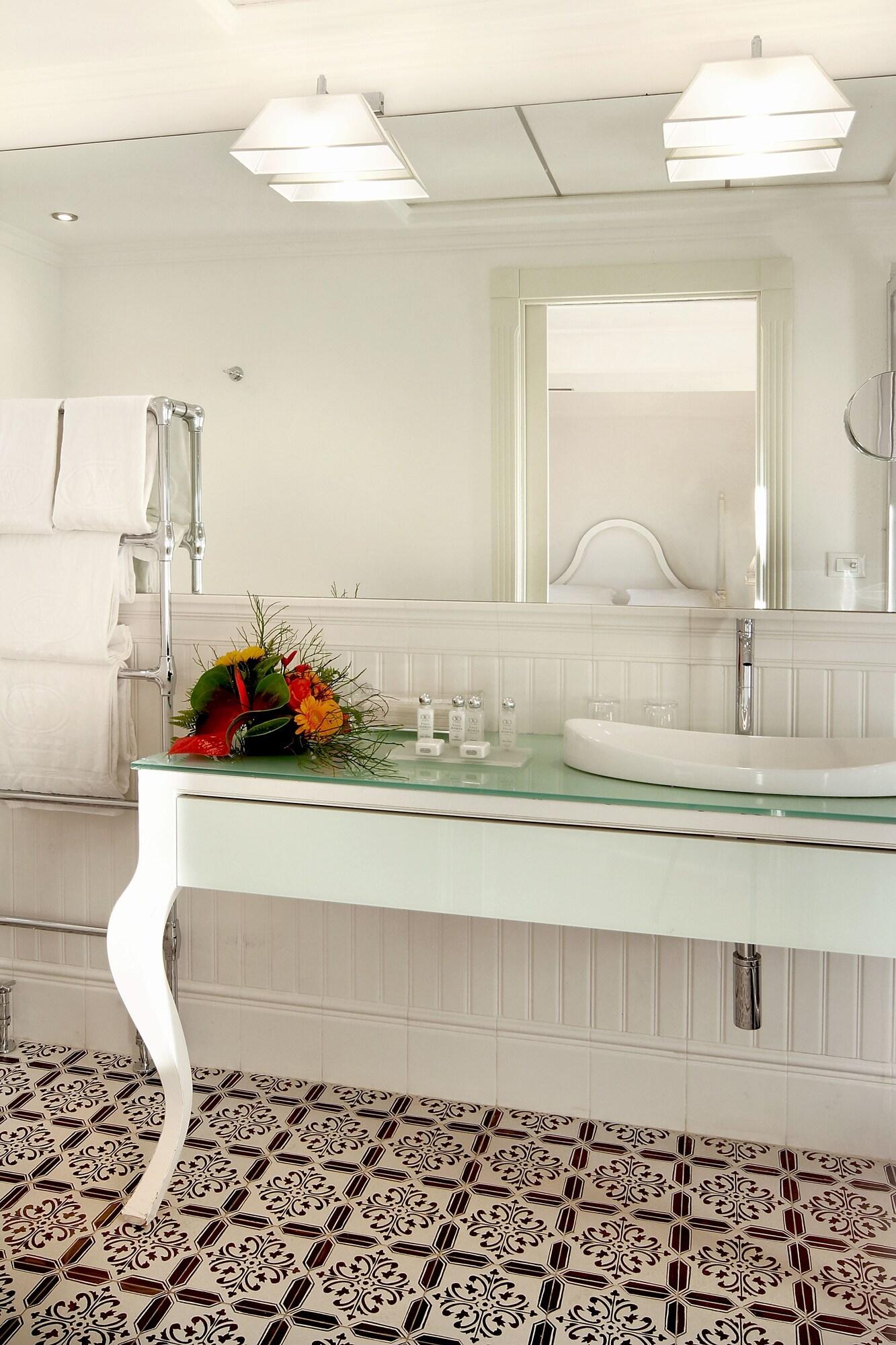 Suite Queen Size Bed