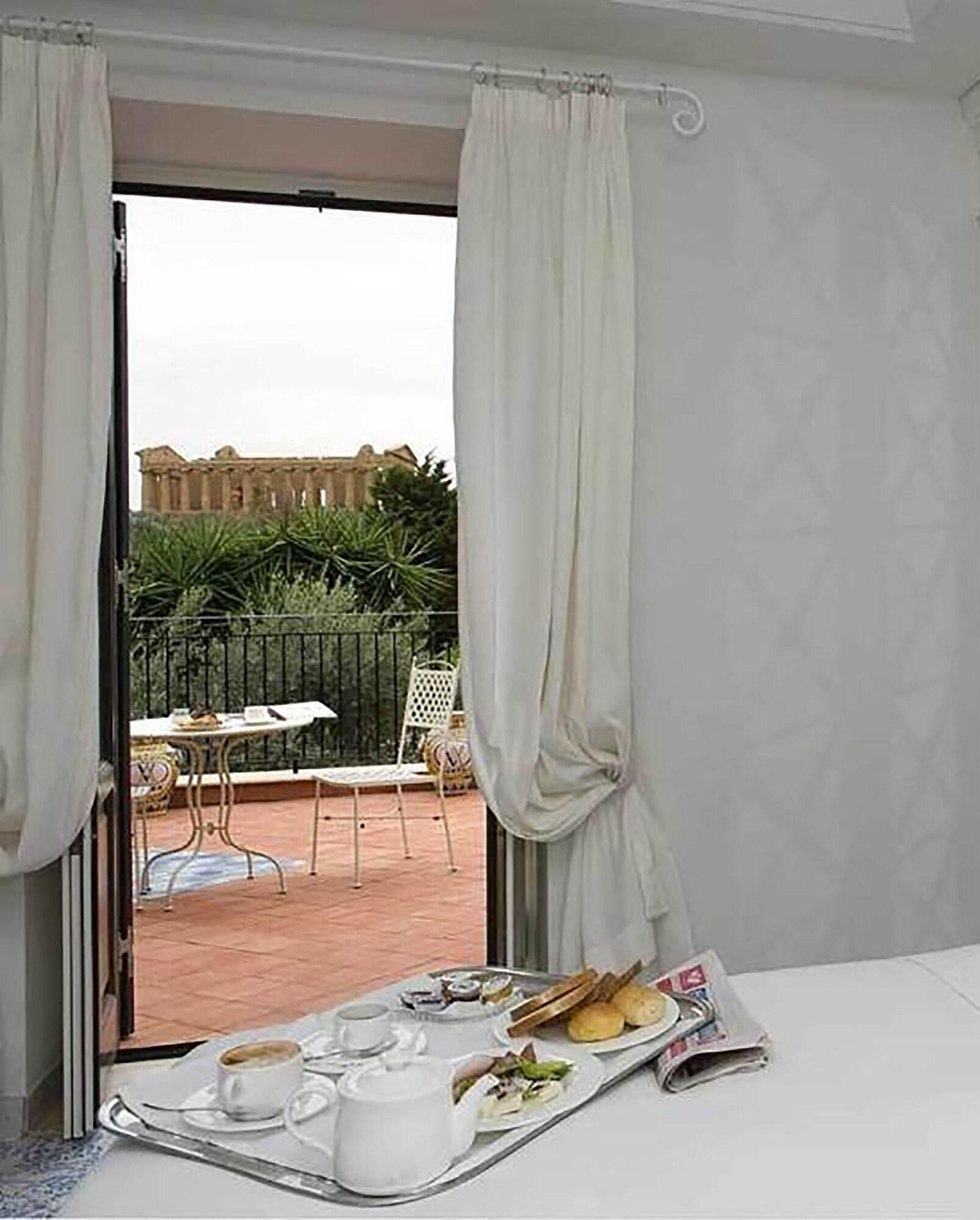 Suite Queen Size Bed