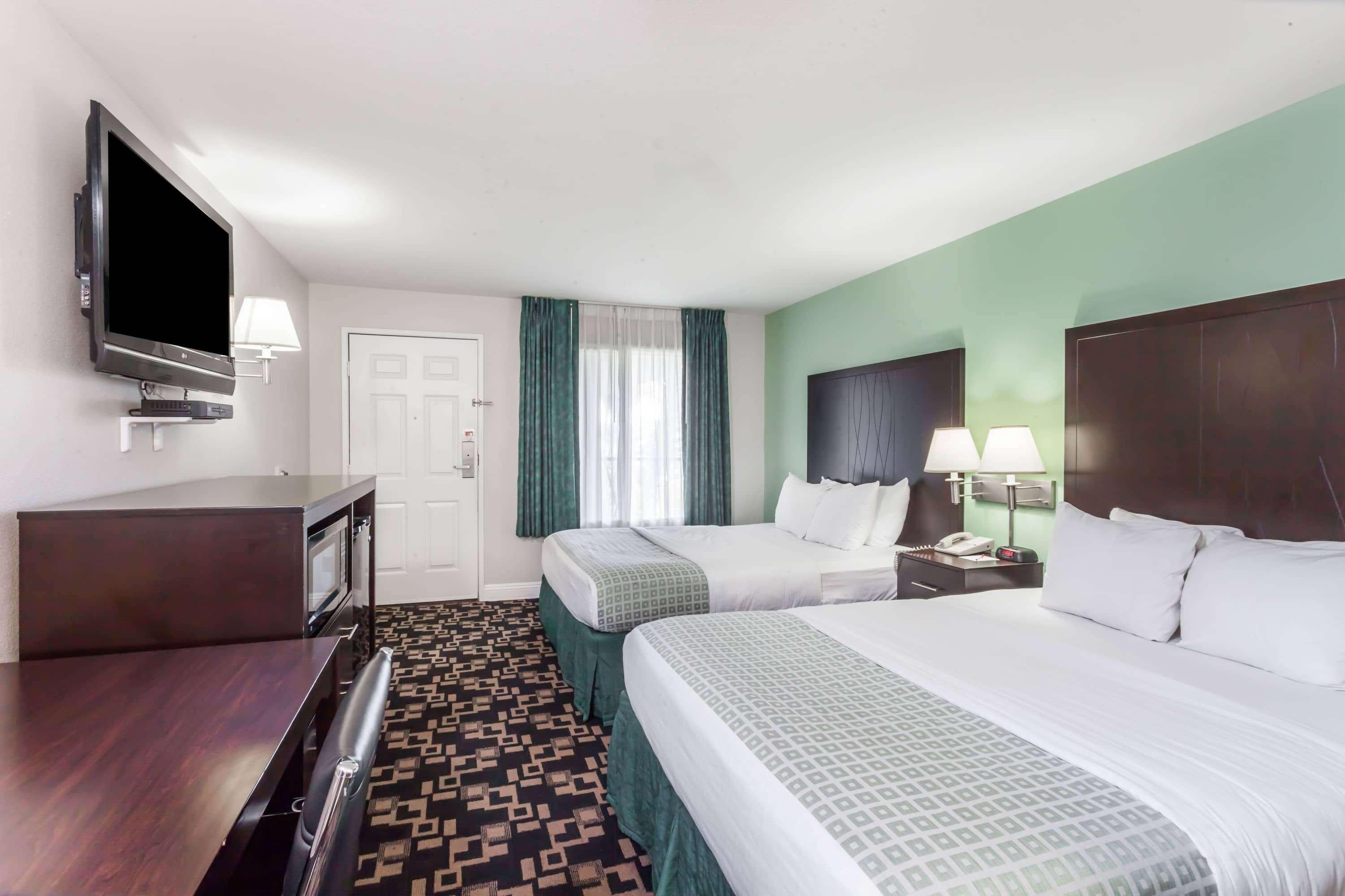 Suite Two Queen Beds Non Smoking