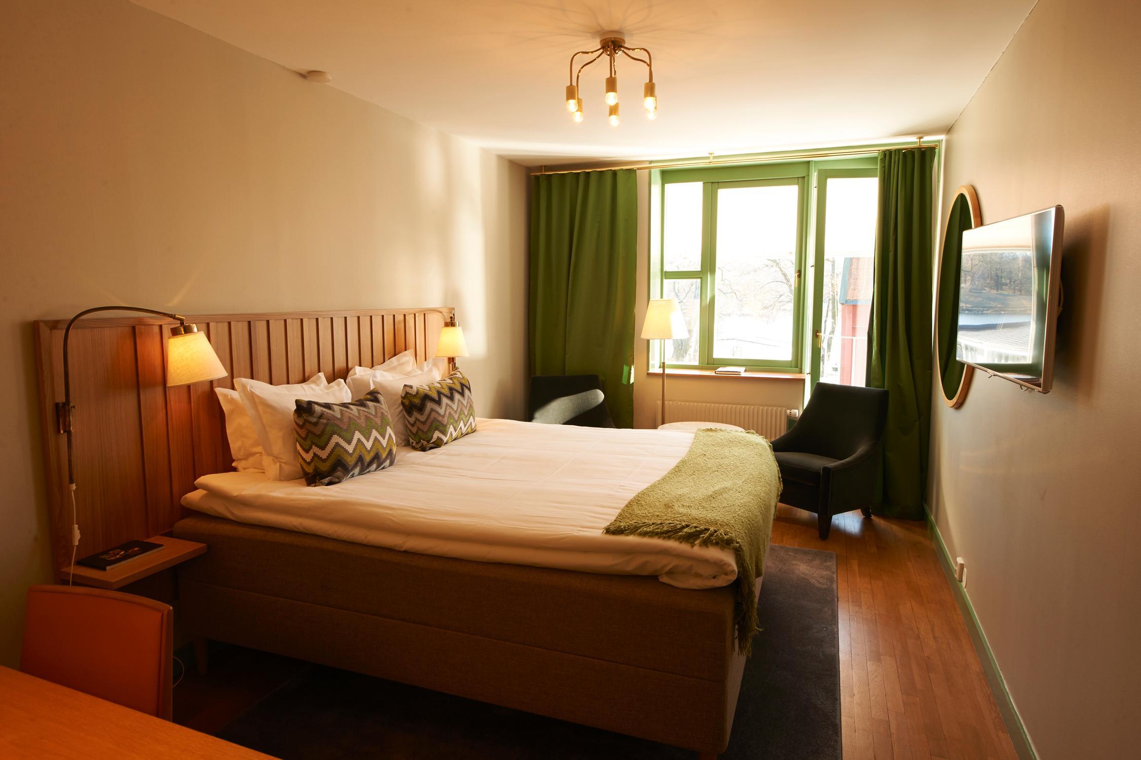 Double or Twin Standard